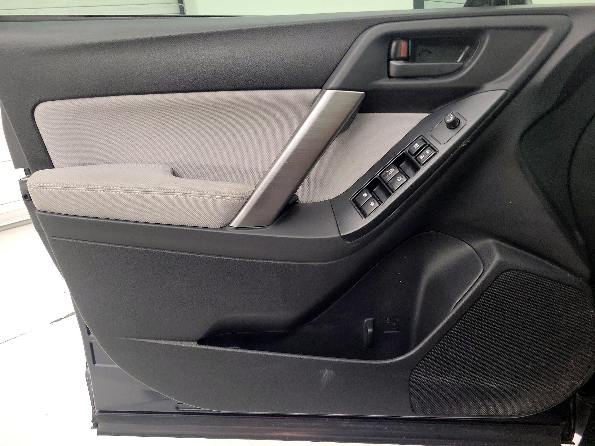 Thumbnail: 2015 Subaru Forester - 12