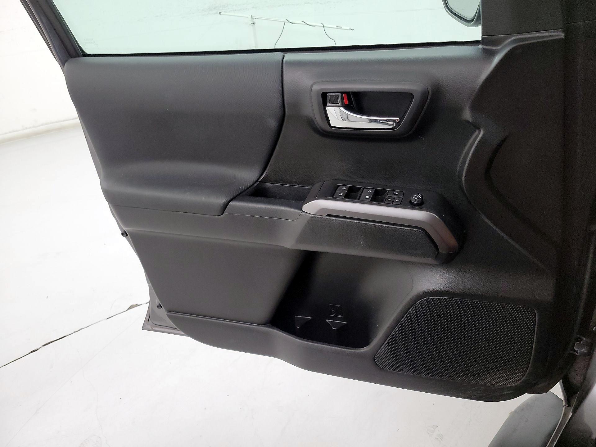 Thumbnail: 2021 Toyota Tacoma - 12