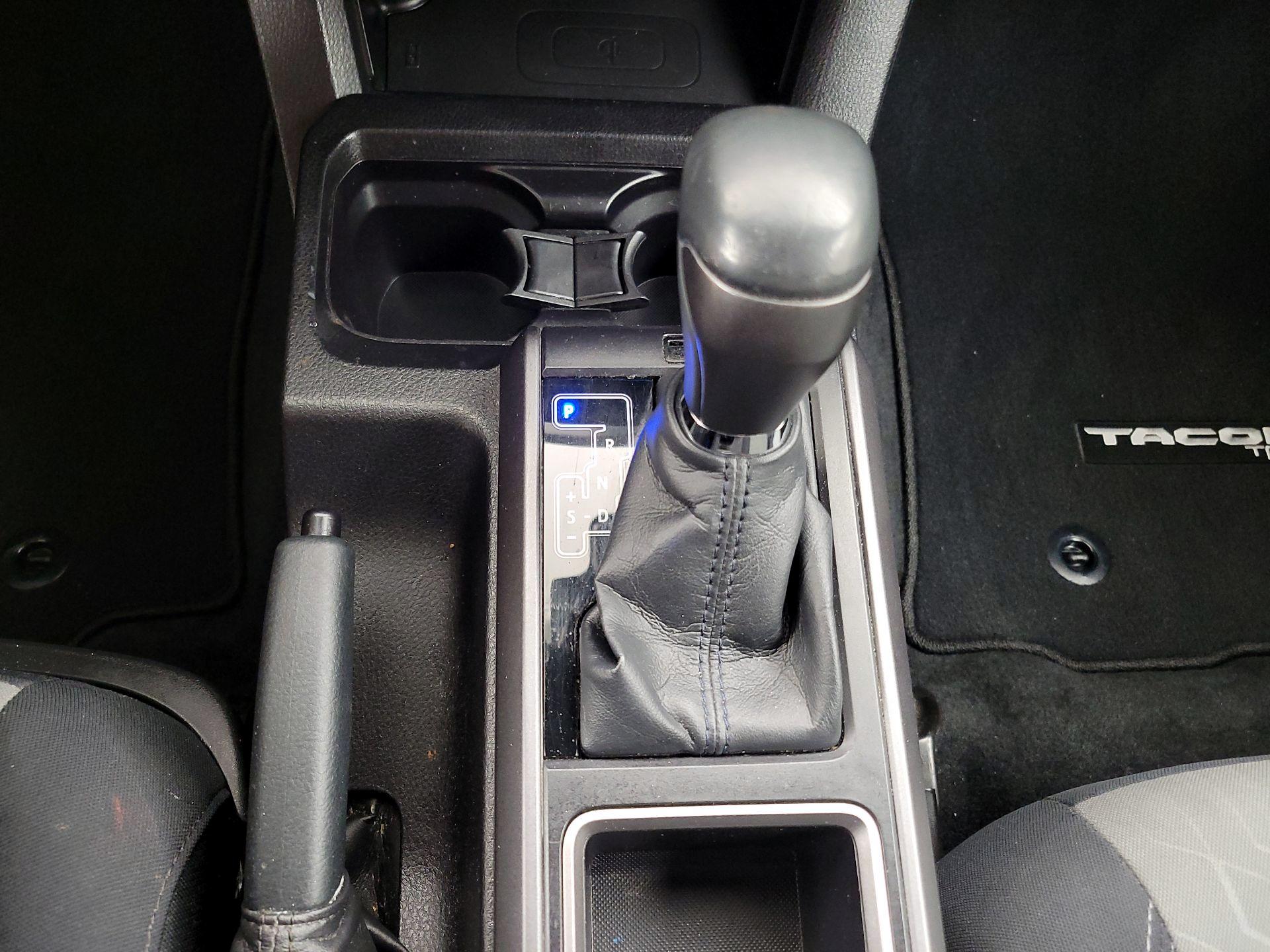 Thumbnail: 2021 Toyota Tacoma - 17