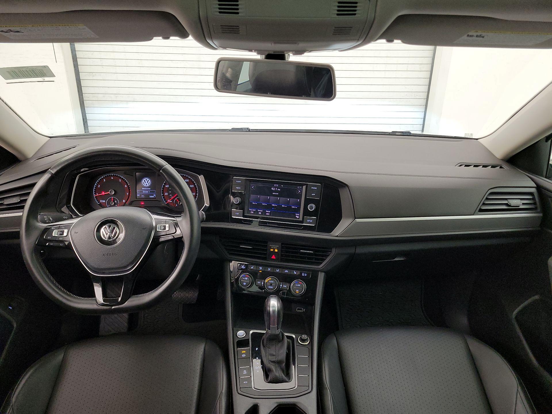 Thumbnail: 2019 Volkswagen Jetta - 9