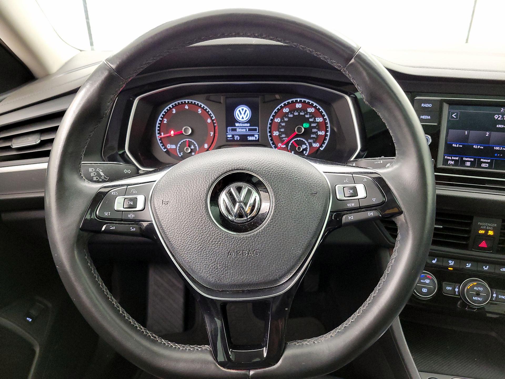 Thumbnail: 2019 Volkswagen Jetta - 10