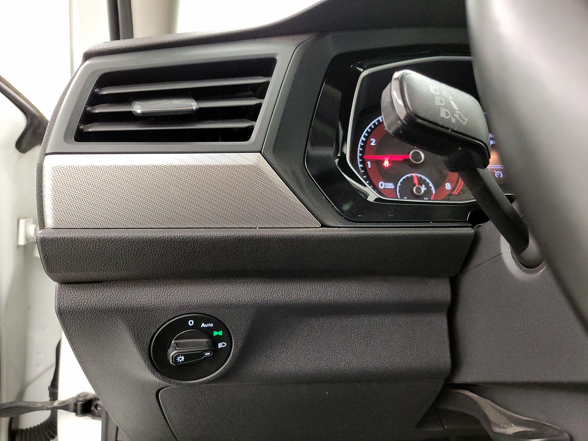 Thumbnail: 2019 Volkswagen Jetta - 13