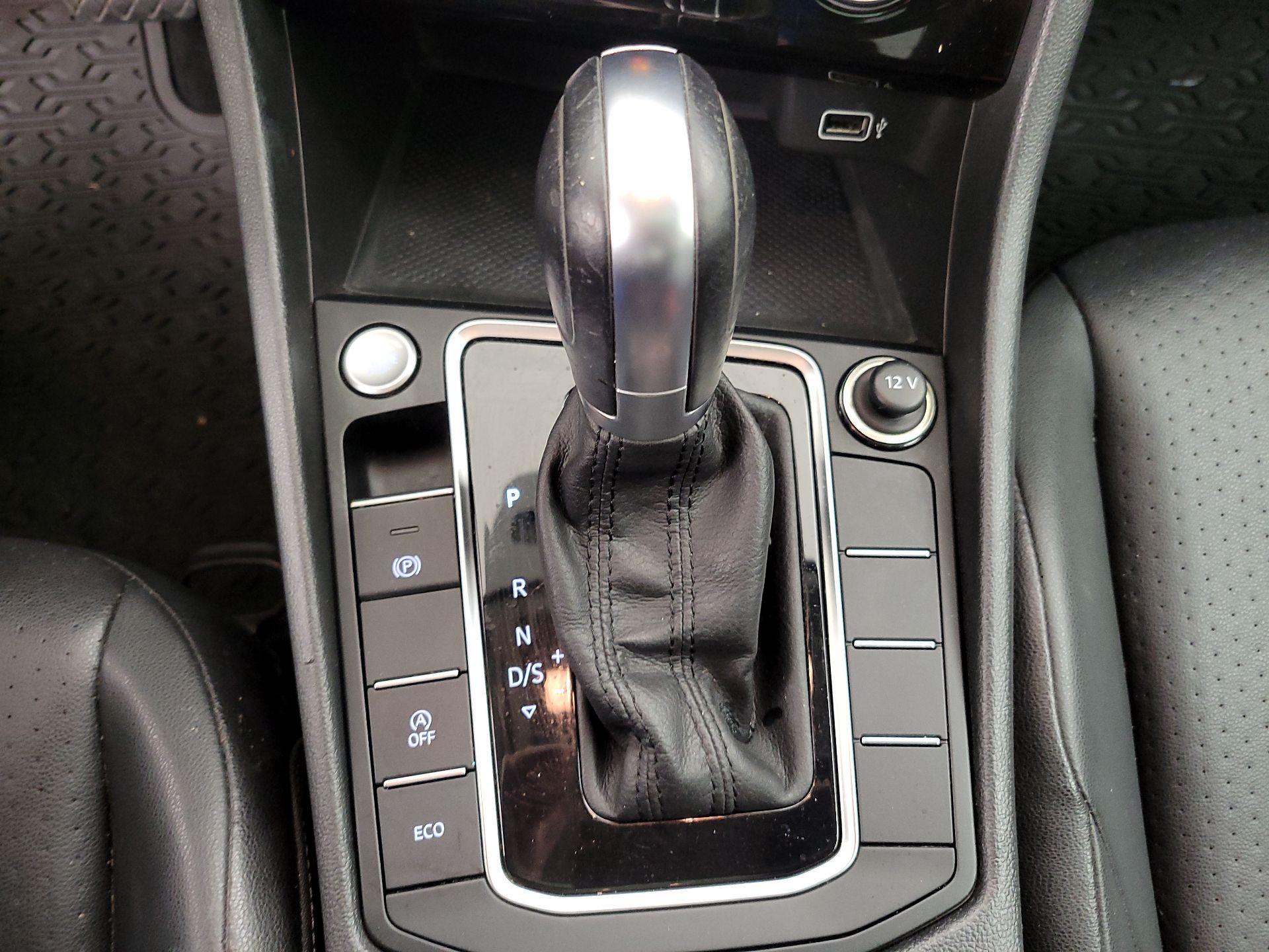 Thumbnail: 2019 Volkswagen Jetta - 17