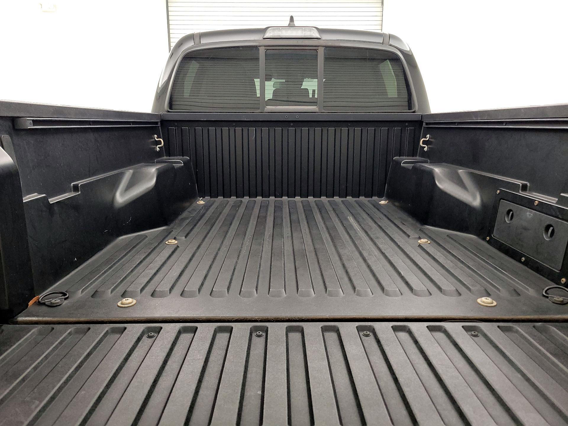 Thumbnail: 2020 Toyota Tacoma - 20