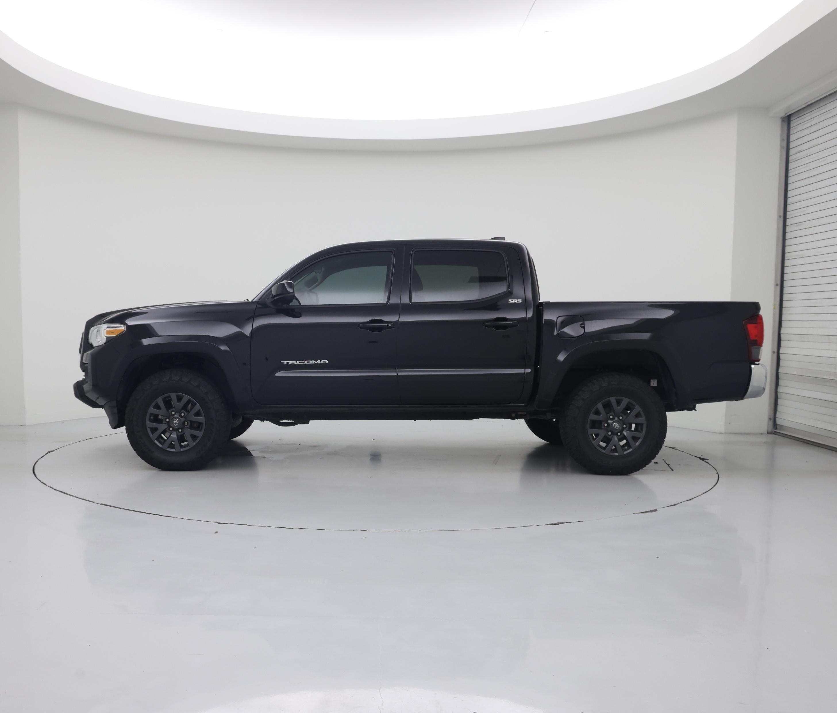 Thumbnail: 2020 Toyota Tacoma - 3