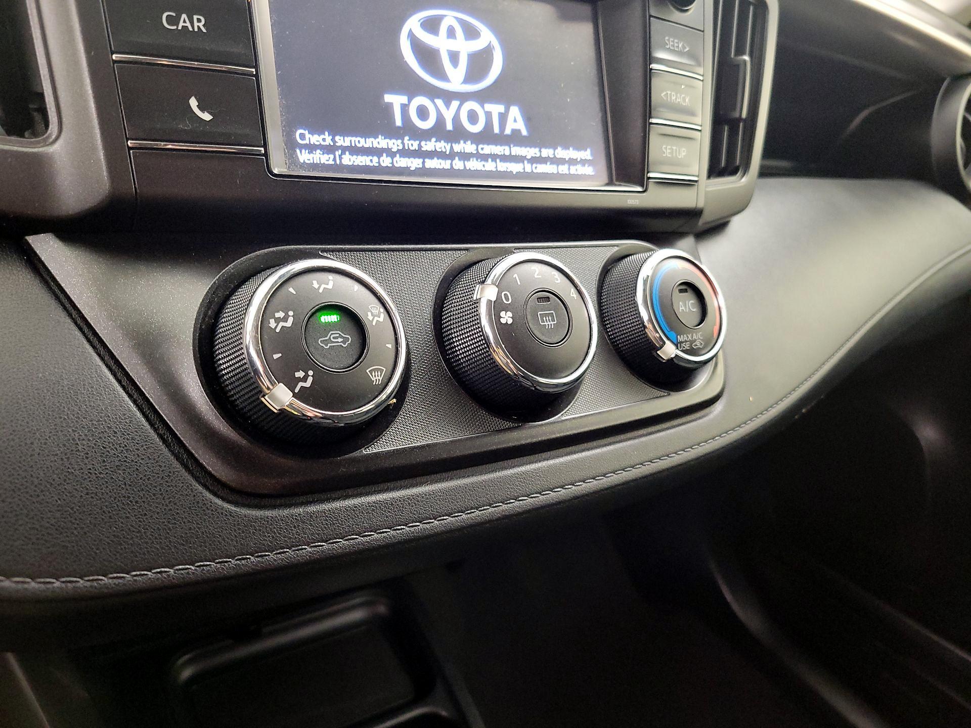 Thumbnail: 2018 Toyota RAV4 - 16