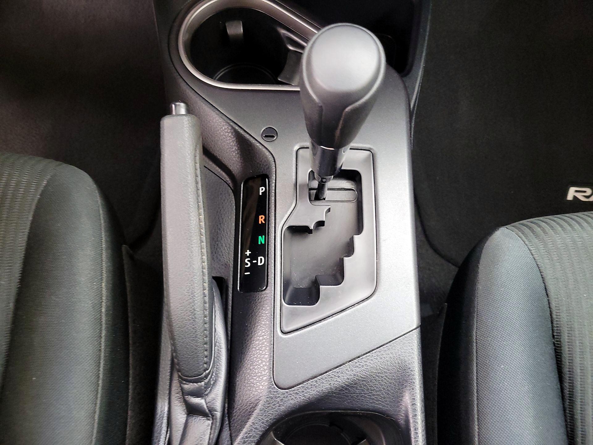 Thumbnail: 2018 Toyota RAV4 - 17