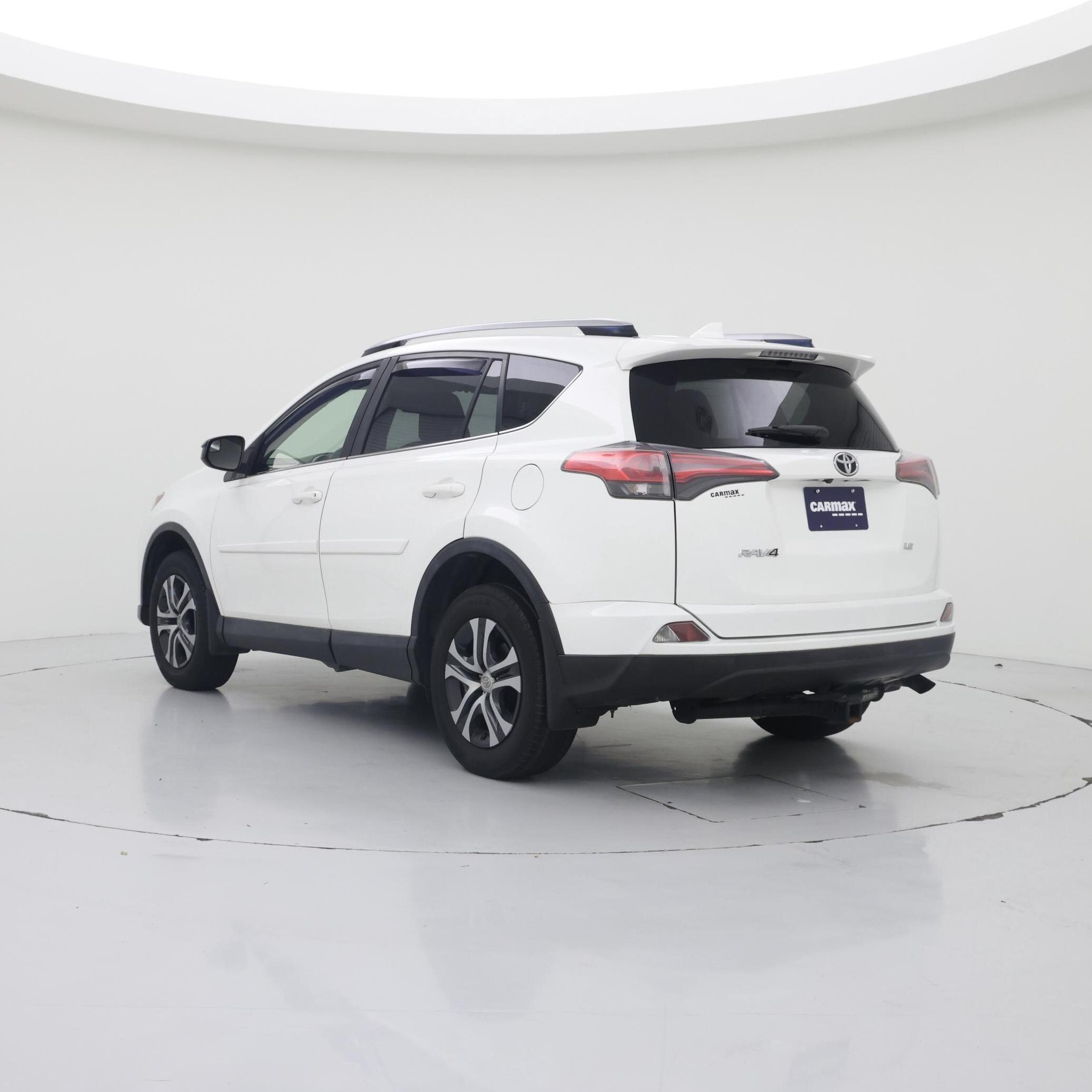 Thumbnail: 2018 Toyota RAV4 - 2