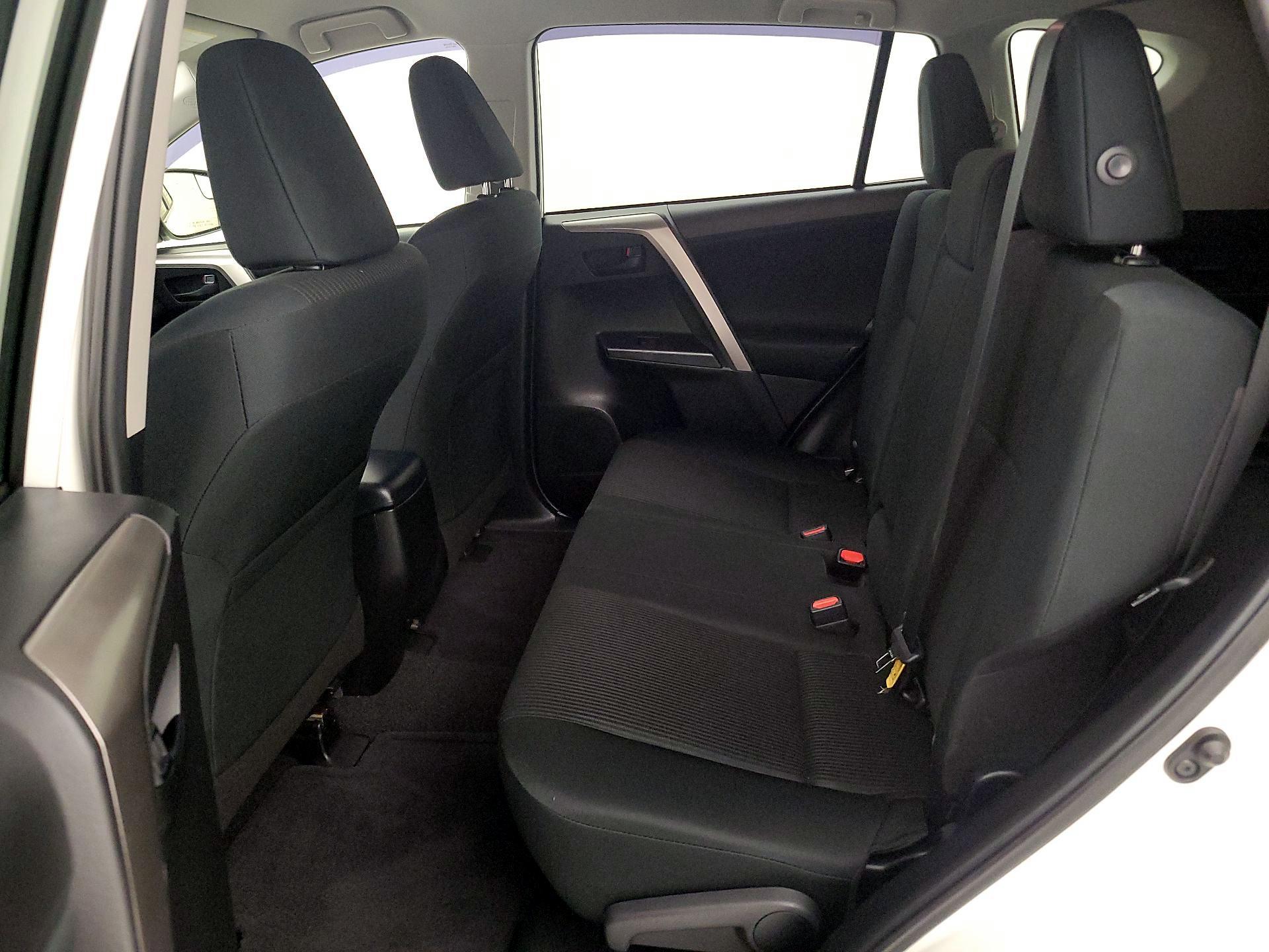 Thumbnail: 2018 Toyota RAV4 - 19