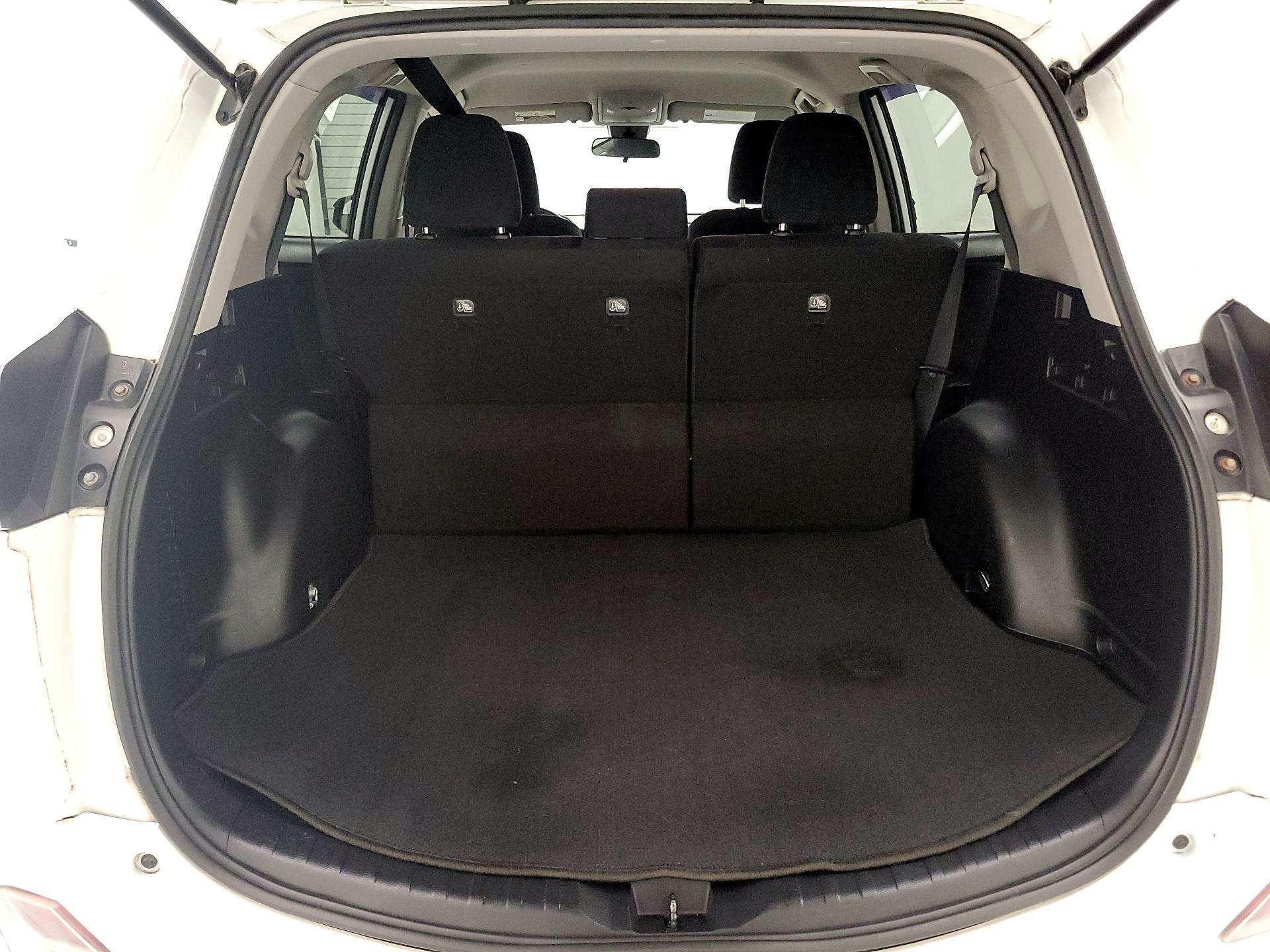 Thumbnail: 2018 Toyota RAV4 - 20