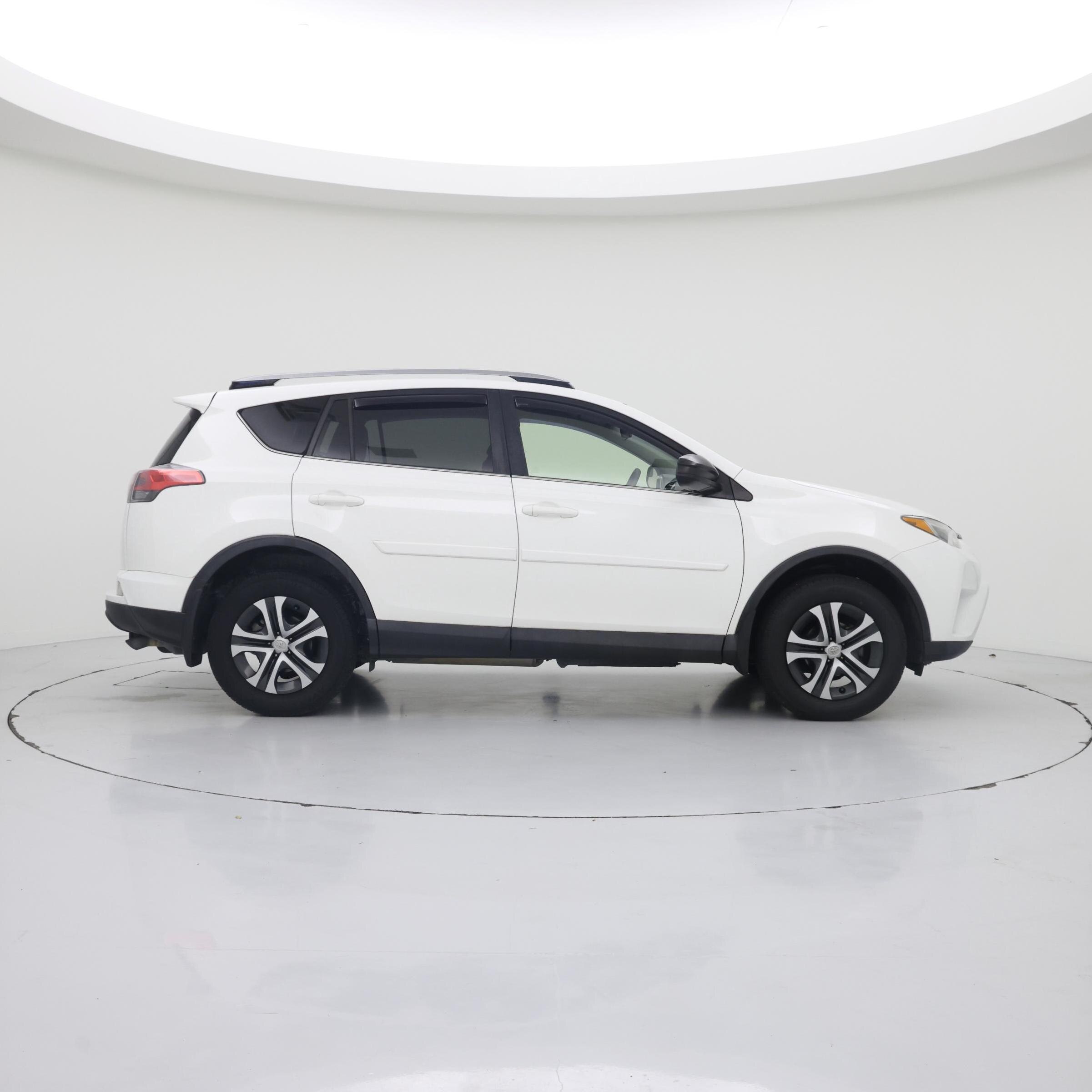 Thumbnail: 2018 Toyota RAV4 - 7