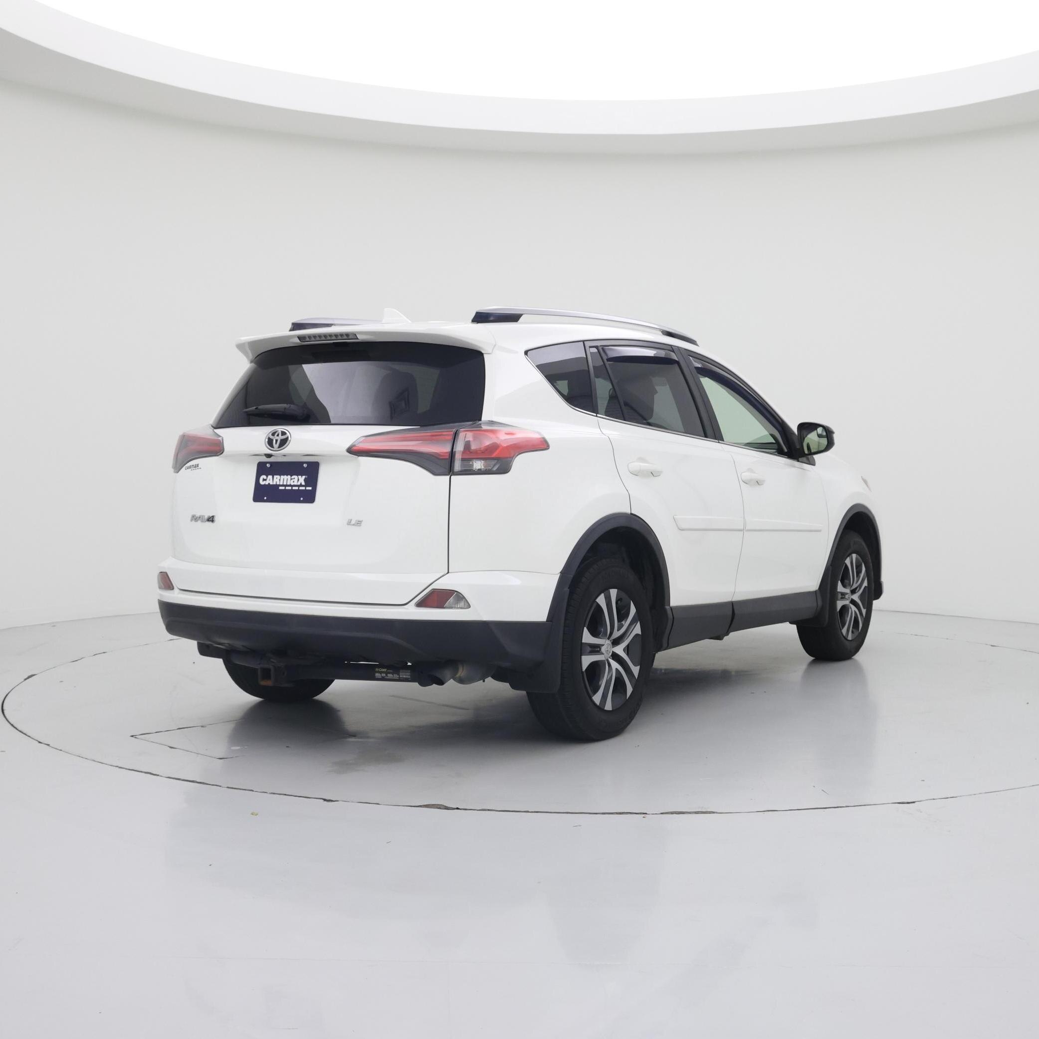 Thumbnail: 2018 Toyota RAV4 - 8