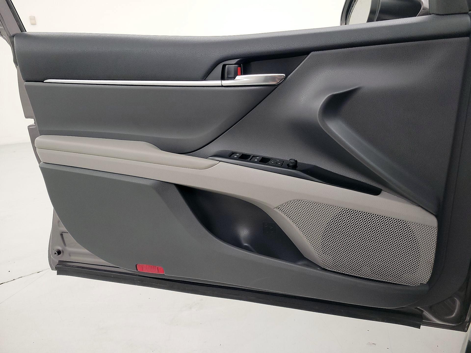 Thumbnail: 2020 Toyota Camry - 12
