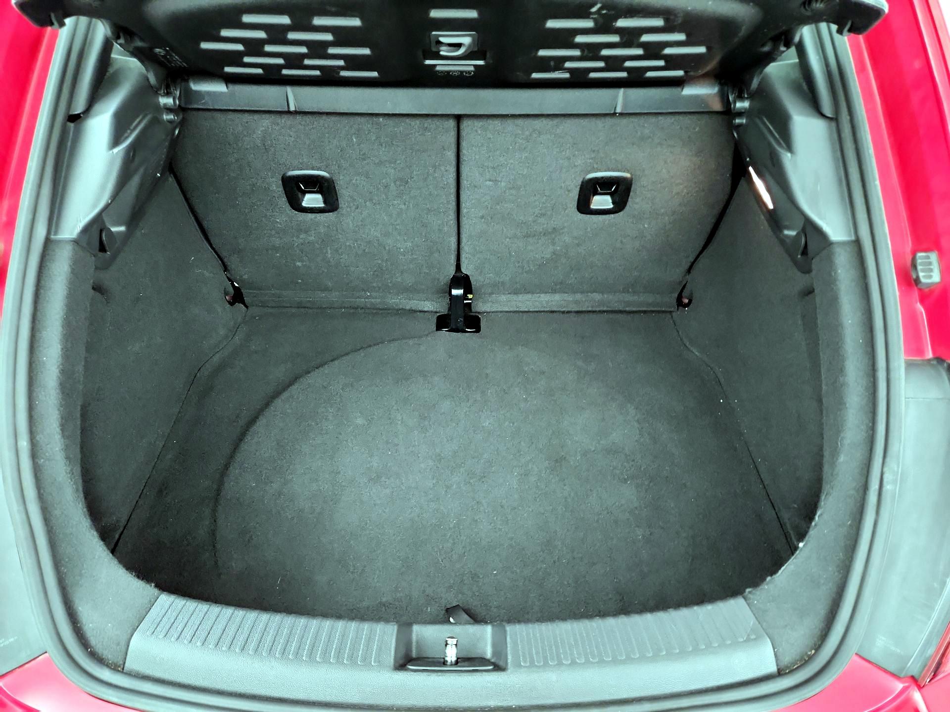 Thumbnail: 2018 Volkswagen Beetle - 16