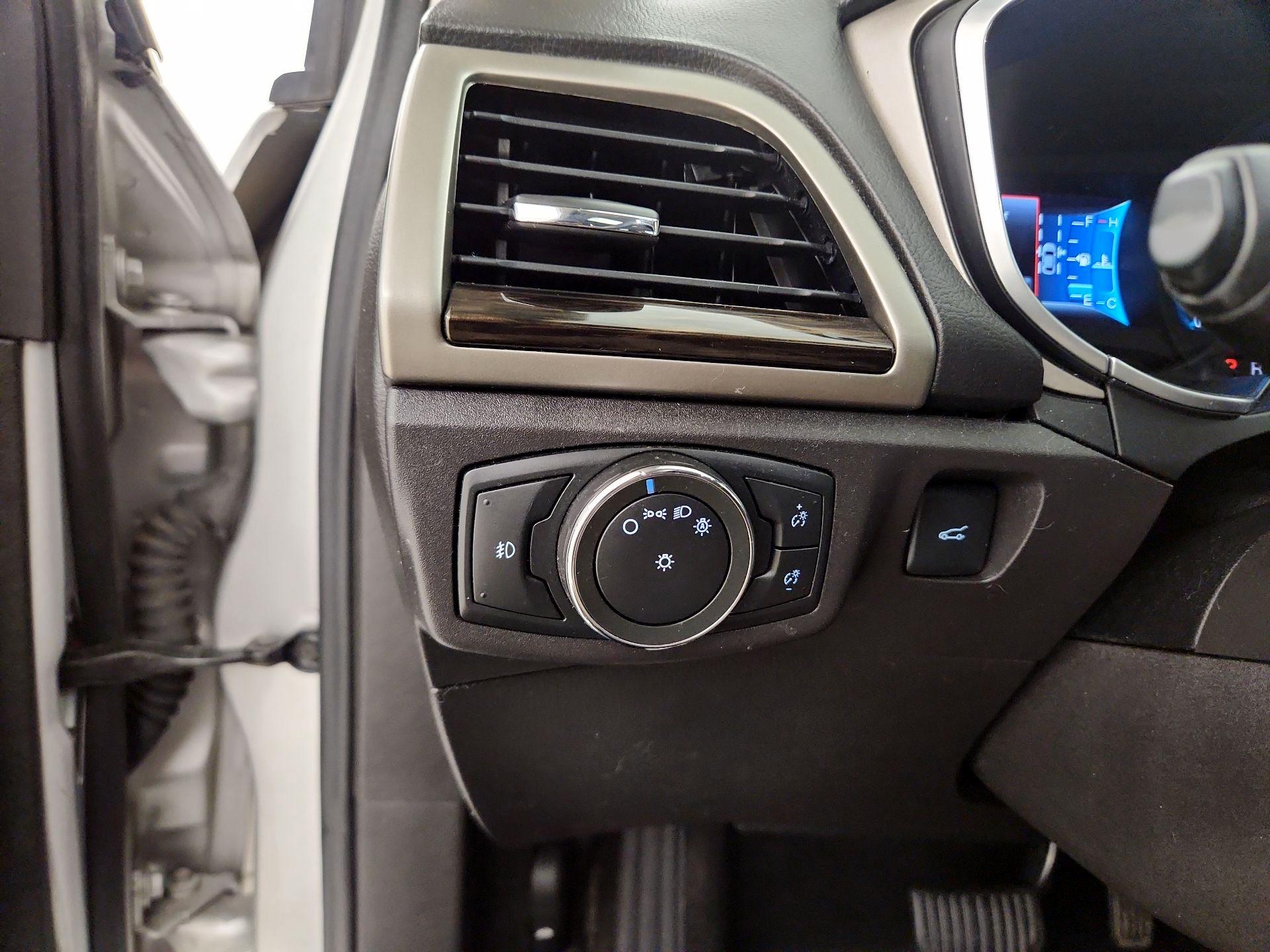 Thumbnail: 2016 Ford Fusion - 11