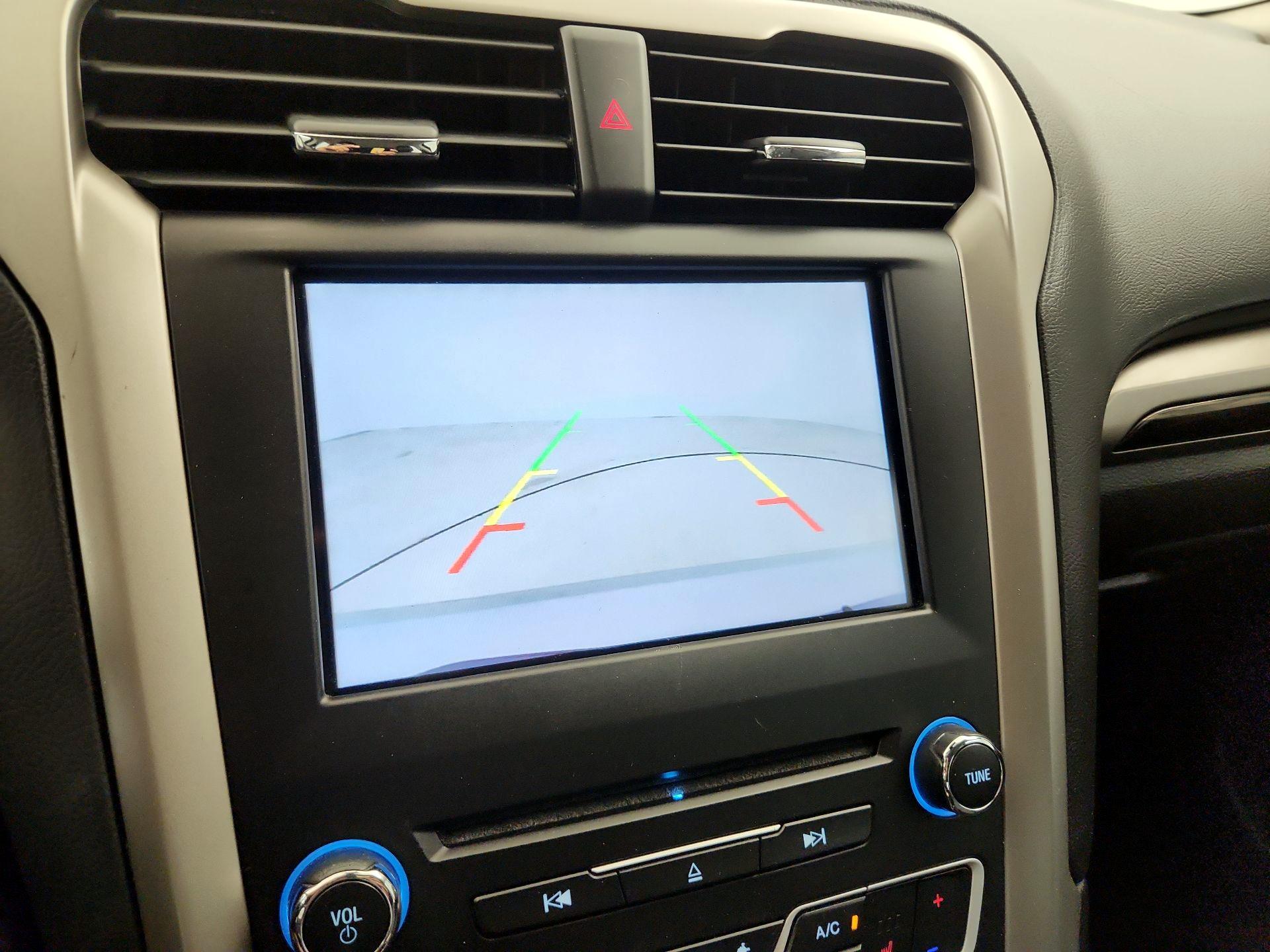 Thumbnail: 2016 Ford Fusion - 13