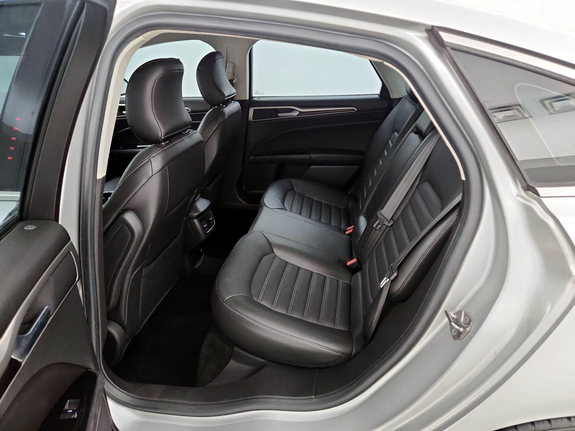 Thumbnail: 2016 Ford Fusion - 18