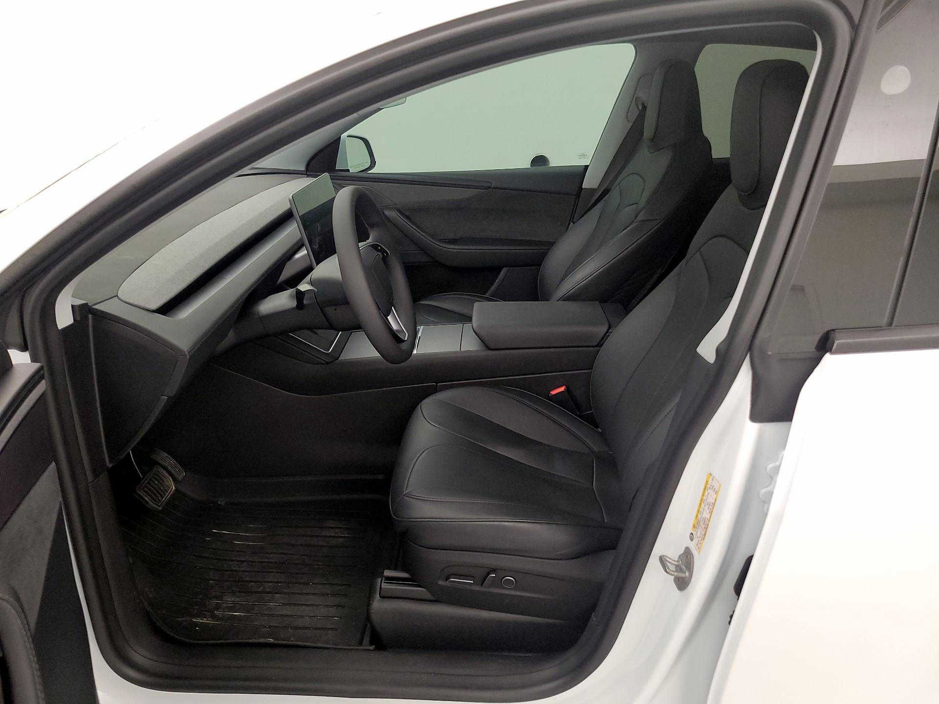 Thumbnail: 2026 Tesla Model Y - 11