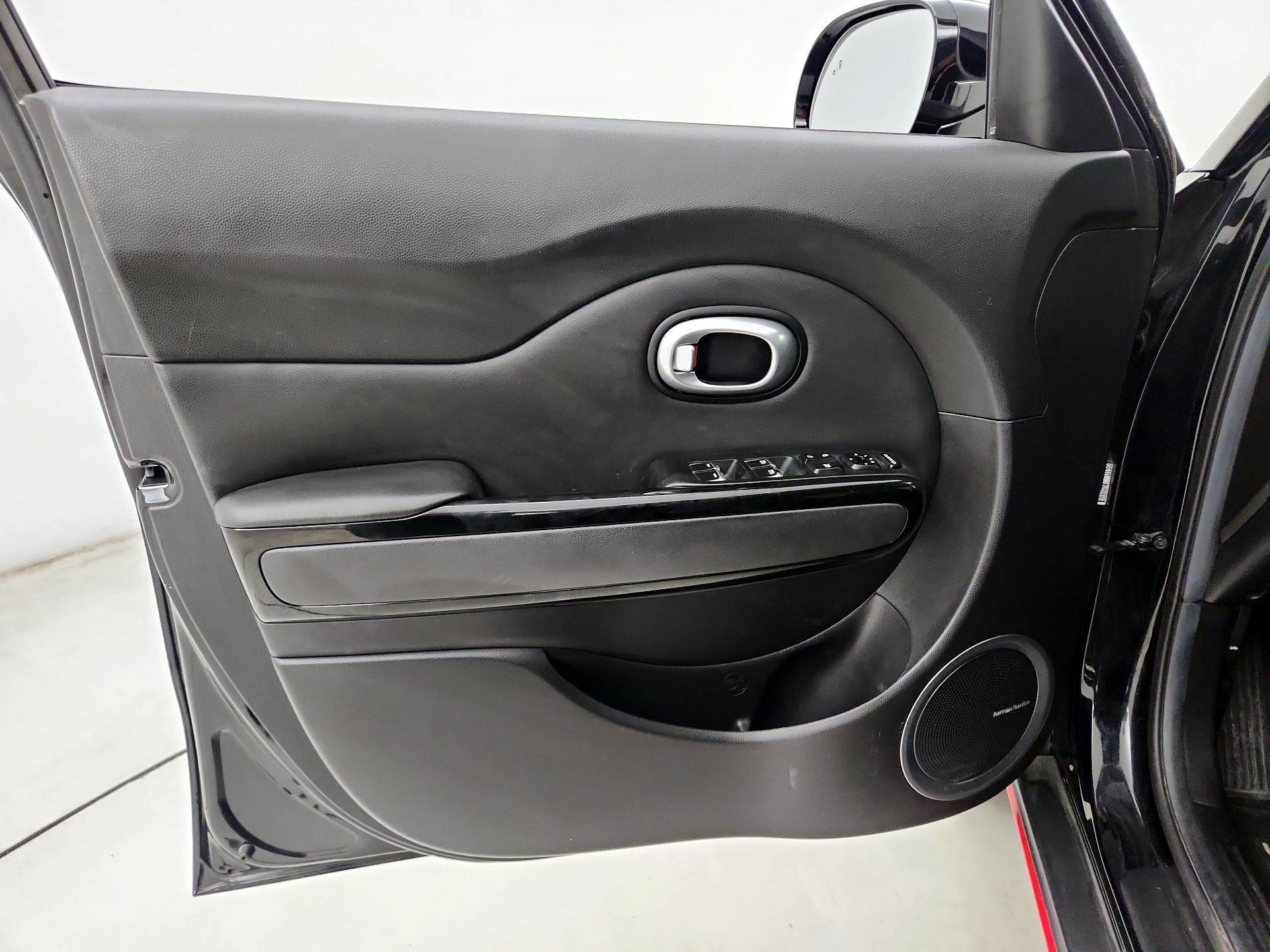 Thumbnail: 2017 Kia Soul - 12