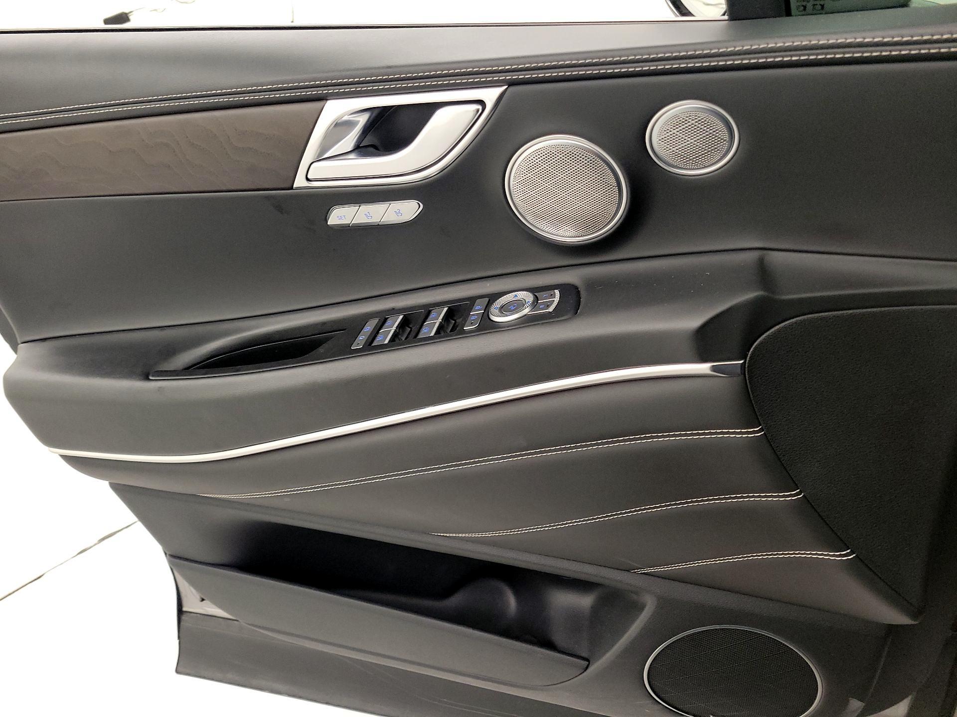 Thumbnail: 2023 Genesis GV80 - 12