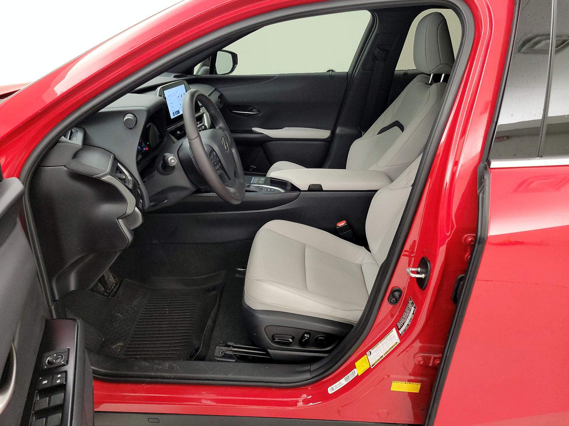 Thumbnail: 2023 Lexus UX - 11