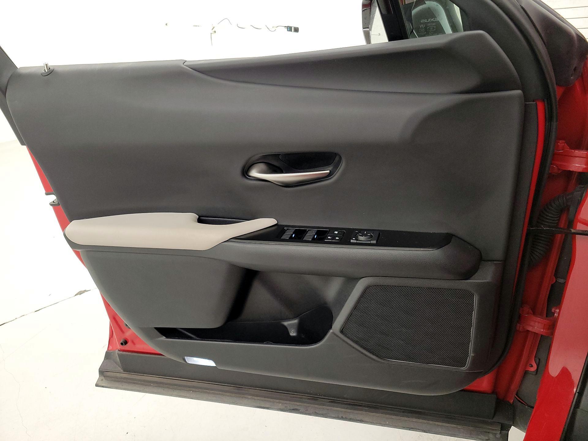 Thumbnail: 2023 Lexus UX - 12