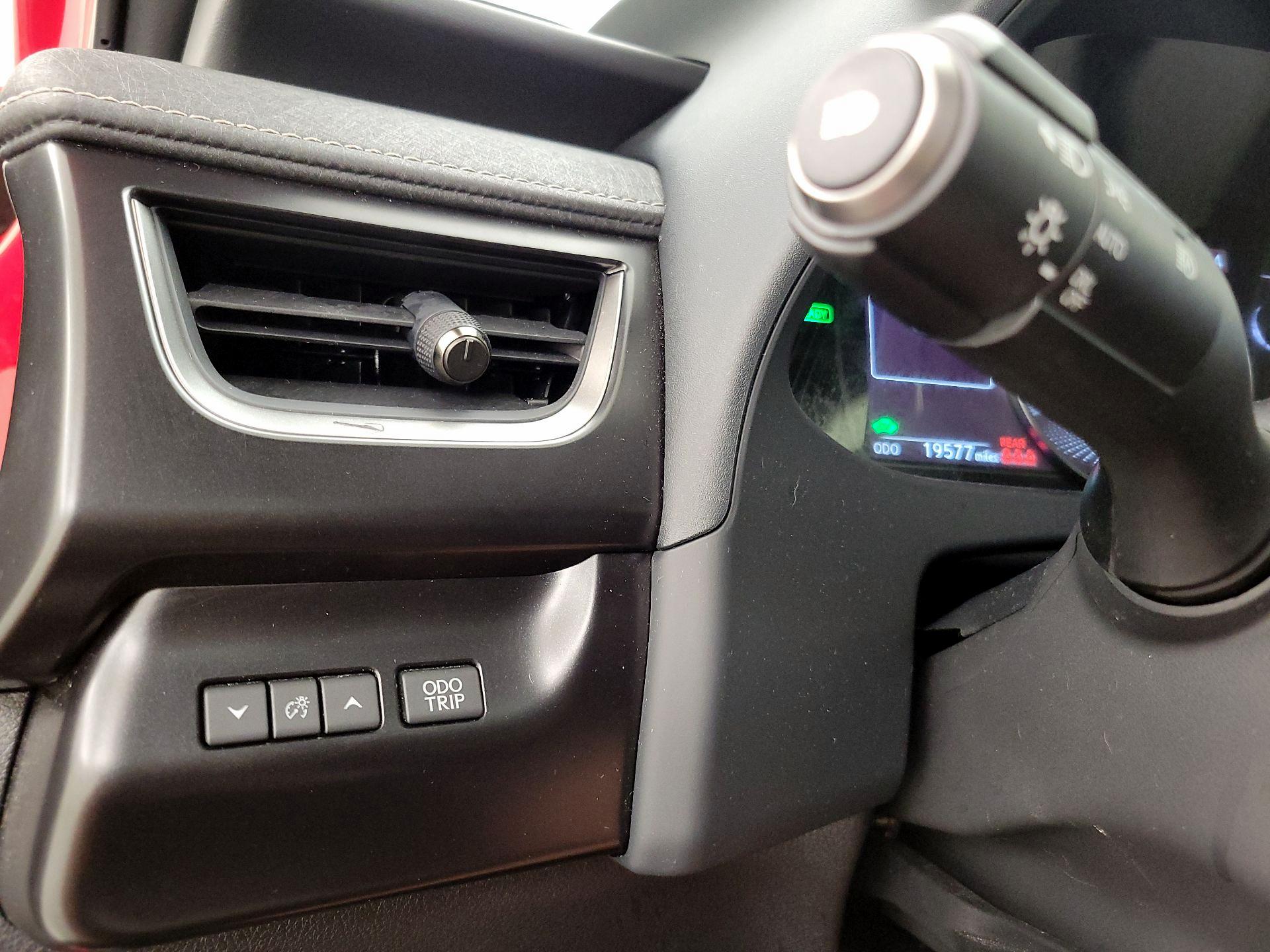 Thumbnail: 2023 Lexus UX - 13