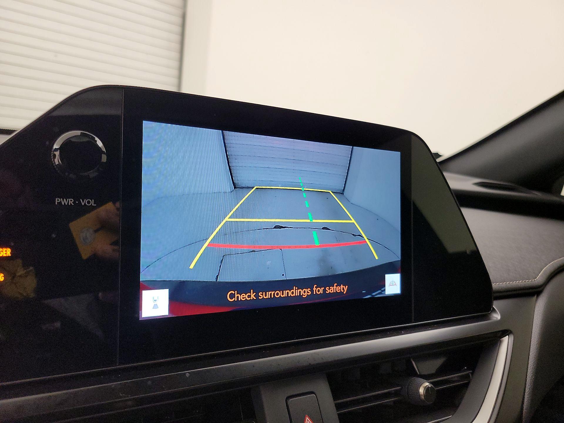 Thumbnail: 2023 Lexus UX - 14