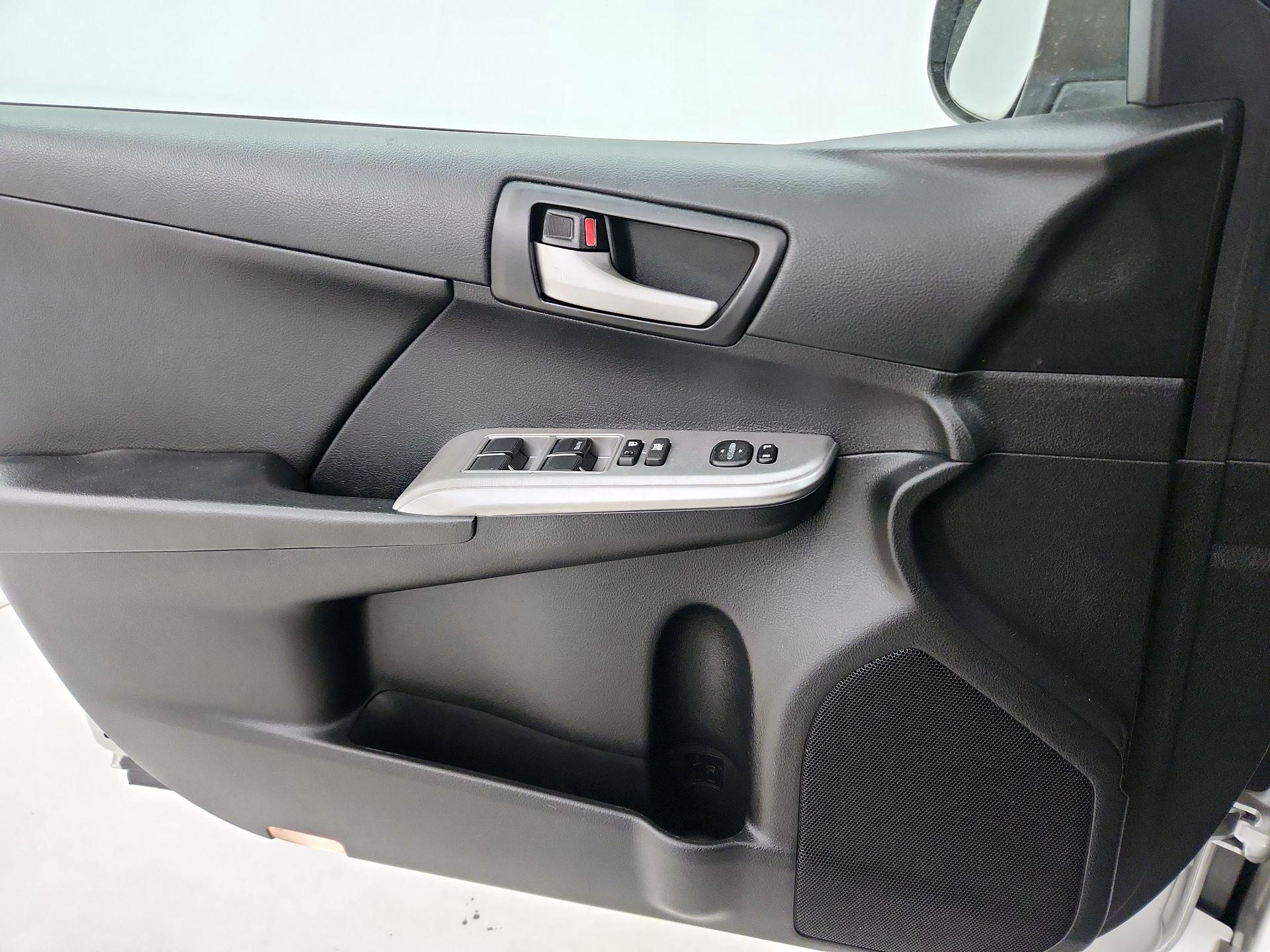 Thumbnail: 2014 Toyota Camry - 12