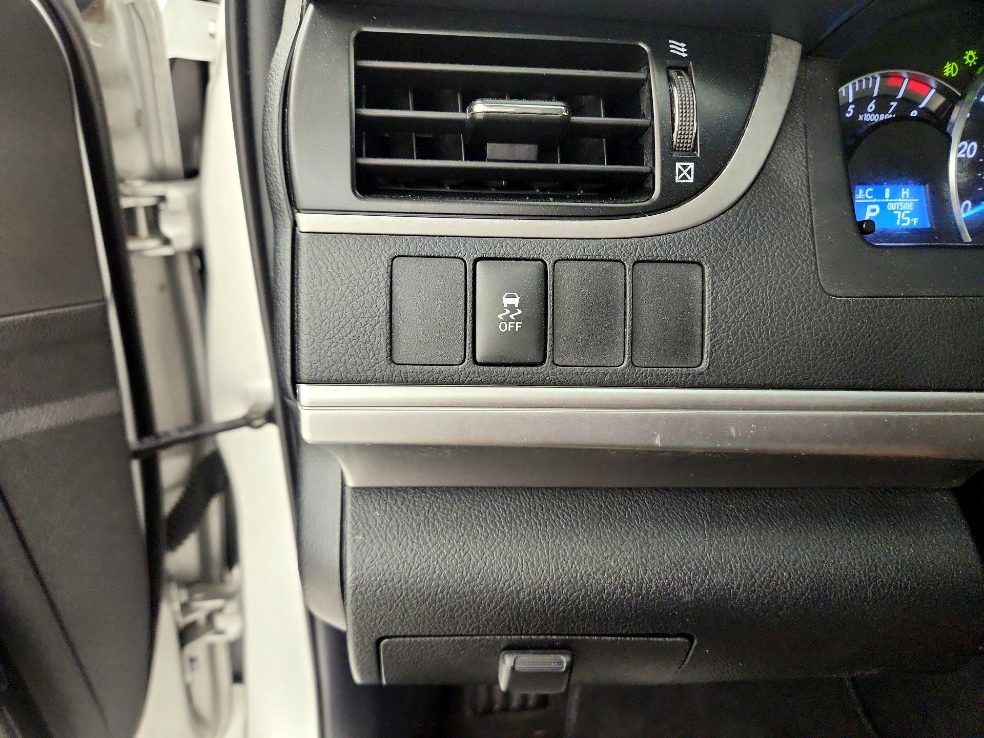 Thumbnail: 2014 Toyota Camry - 13