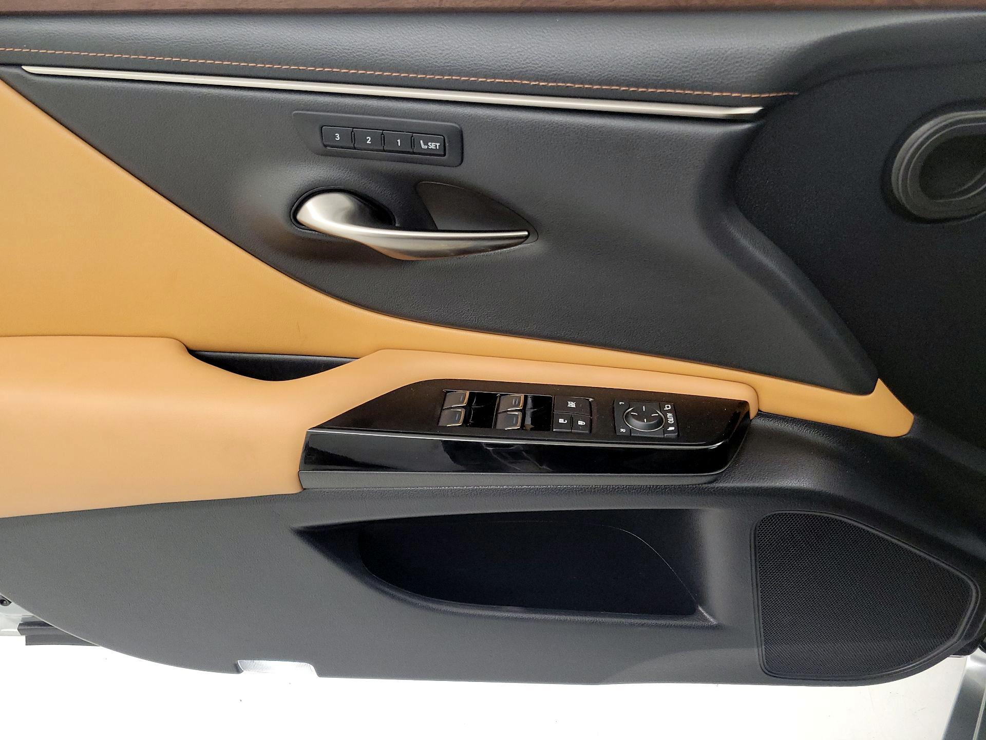 Thumbnail: 2023 Lexus ES - 12