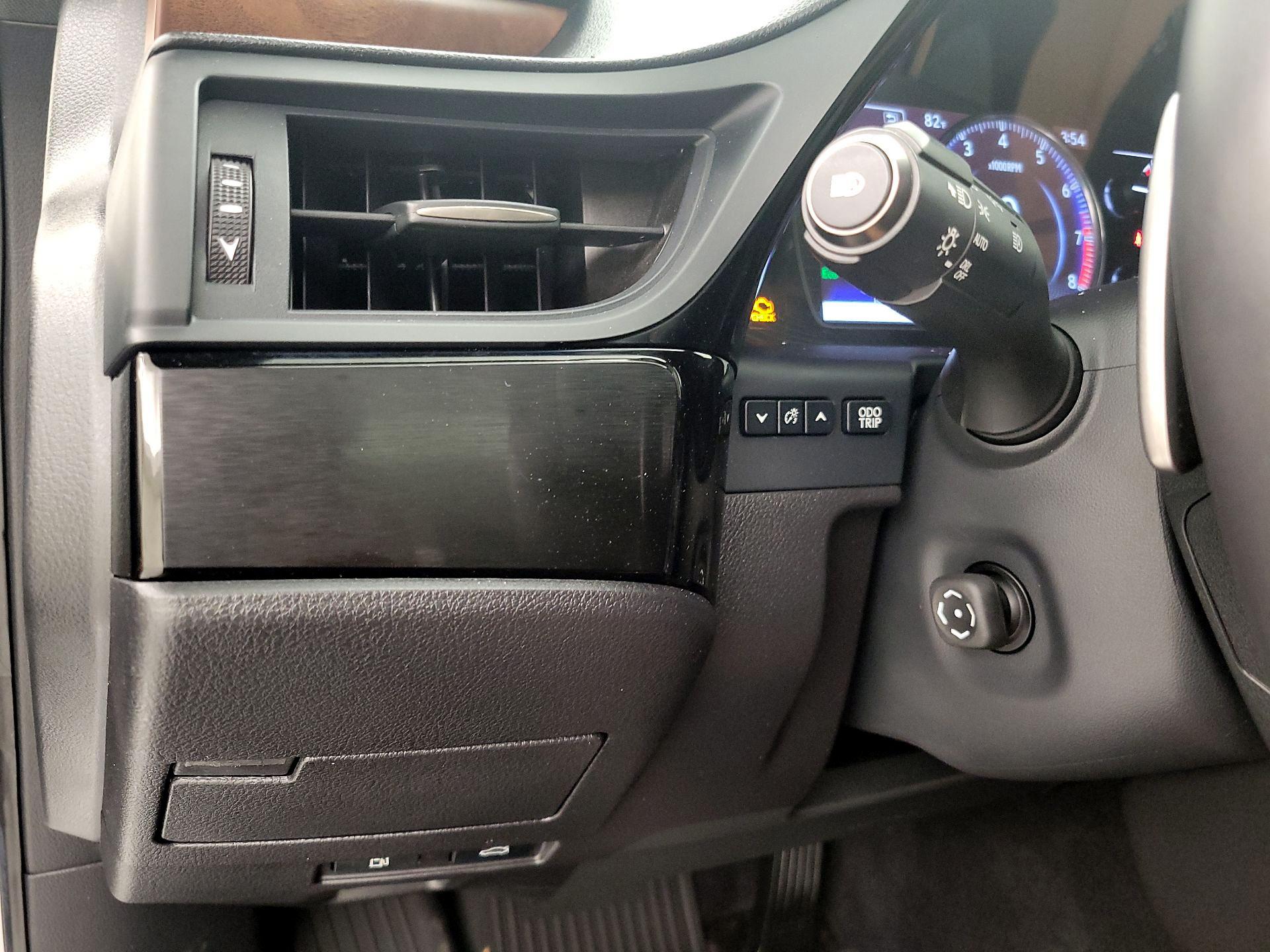 Thumbnail: 2023 Lexus ES - 13