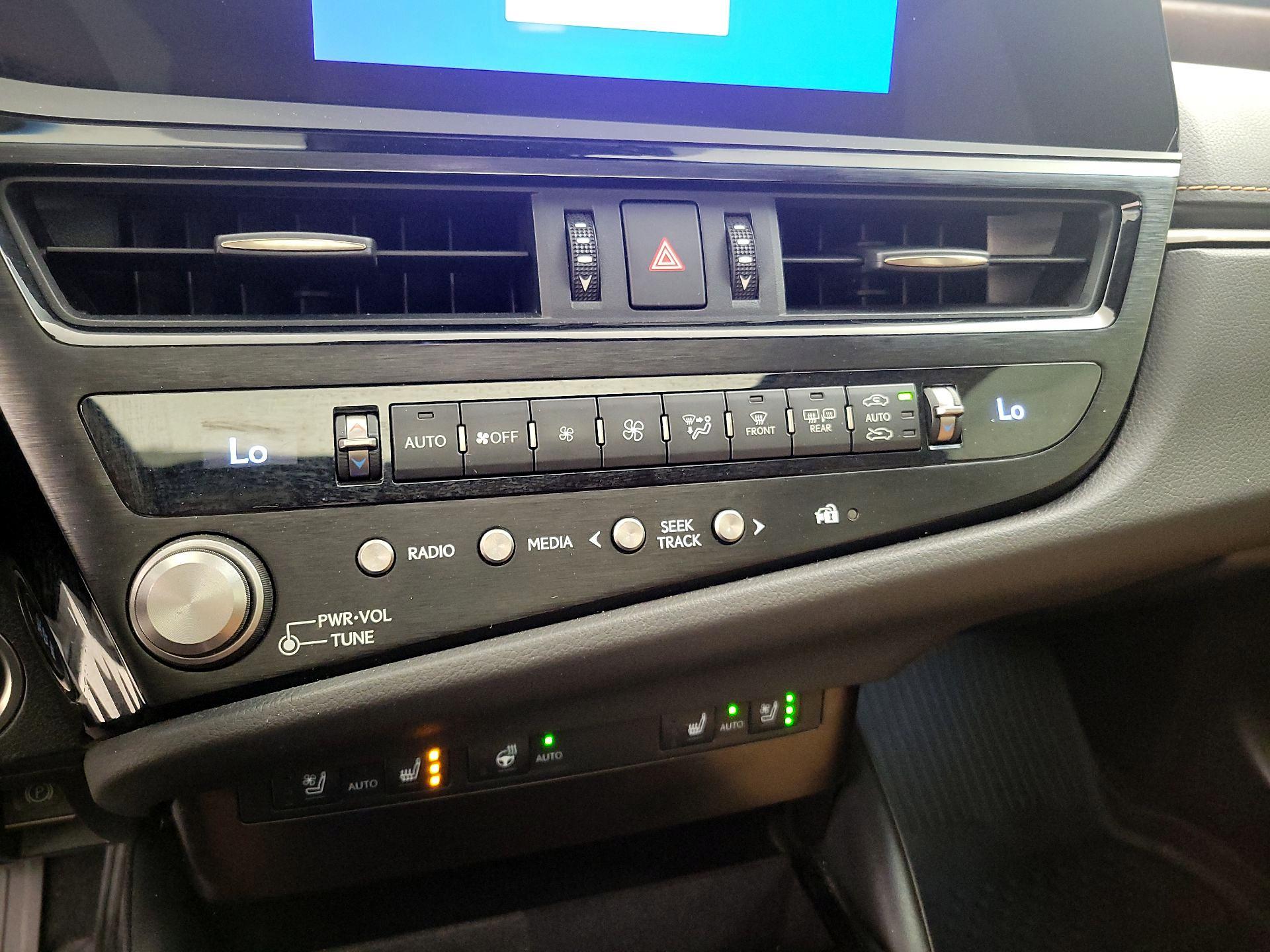 Thumbnail: 2023 Lexus ES - 16