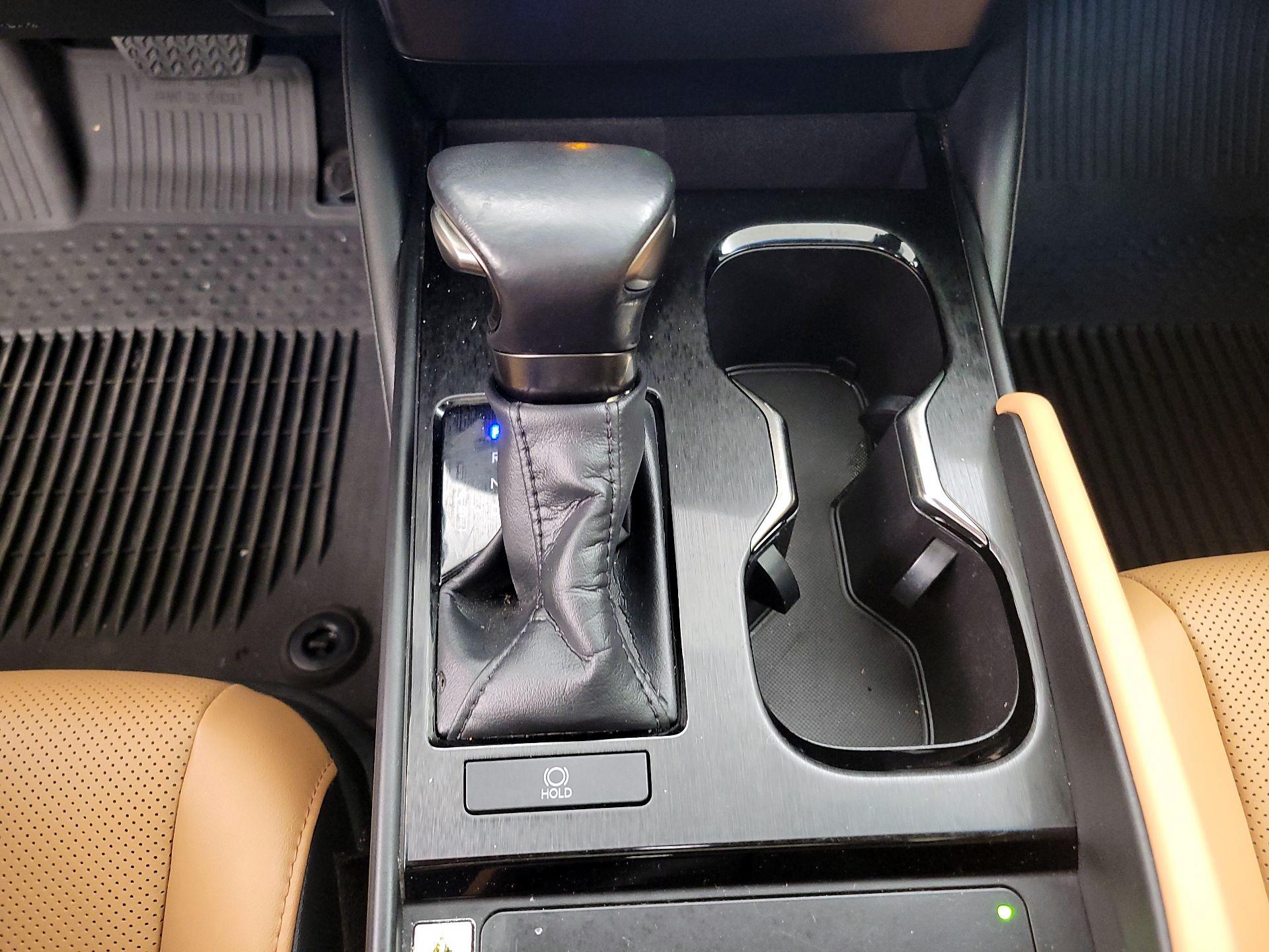 Thumbnail: 2023 Lexus ES - 17