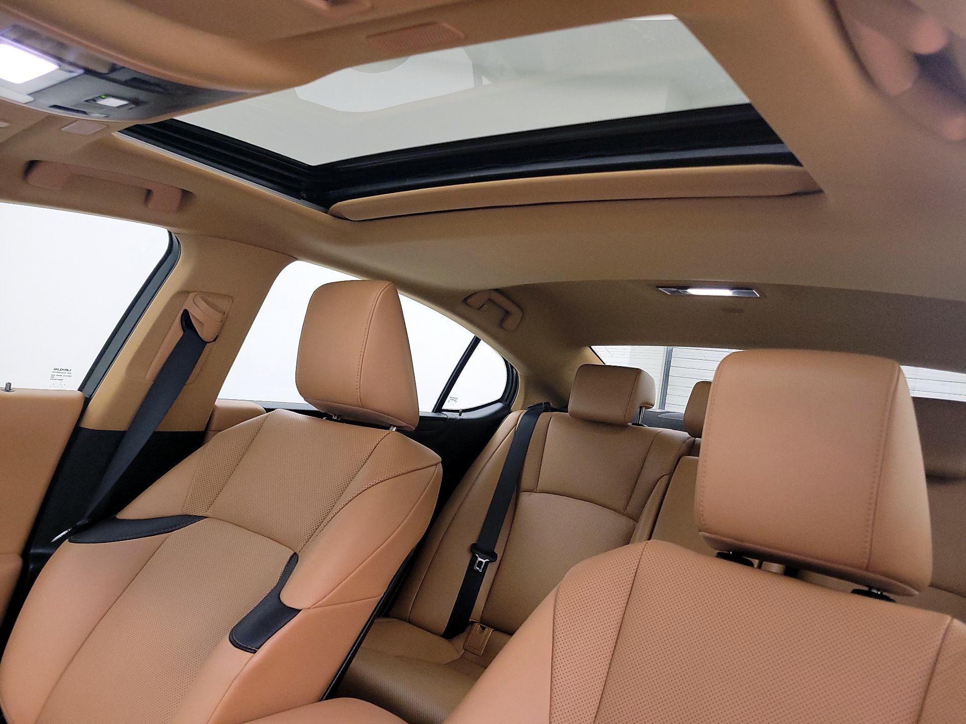 Thumbnail: 2023 Lexus ES - 19