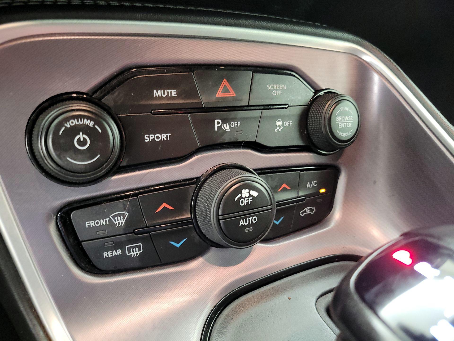 Thumbnail: 2019 Dodge Challenger - 16