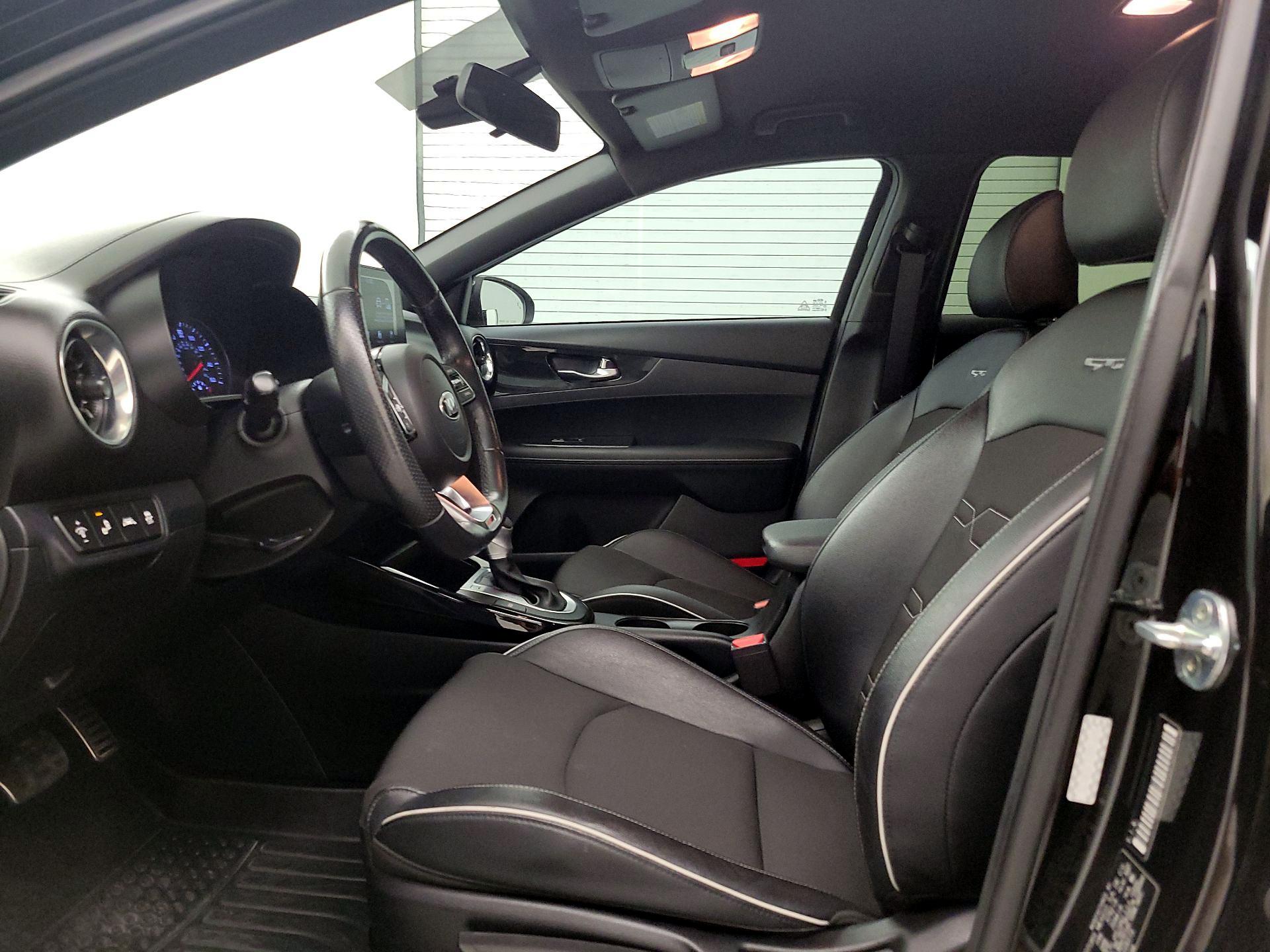 Thumbnail: 2020 Kia Forte - 11