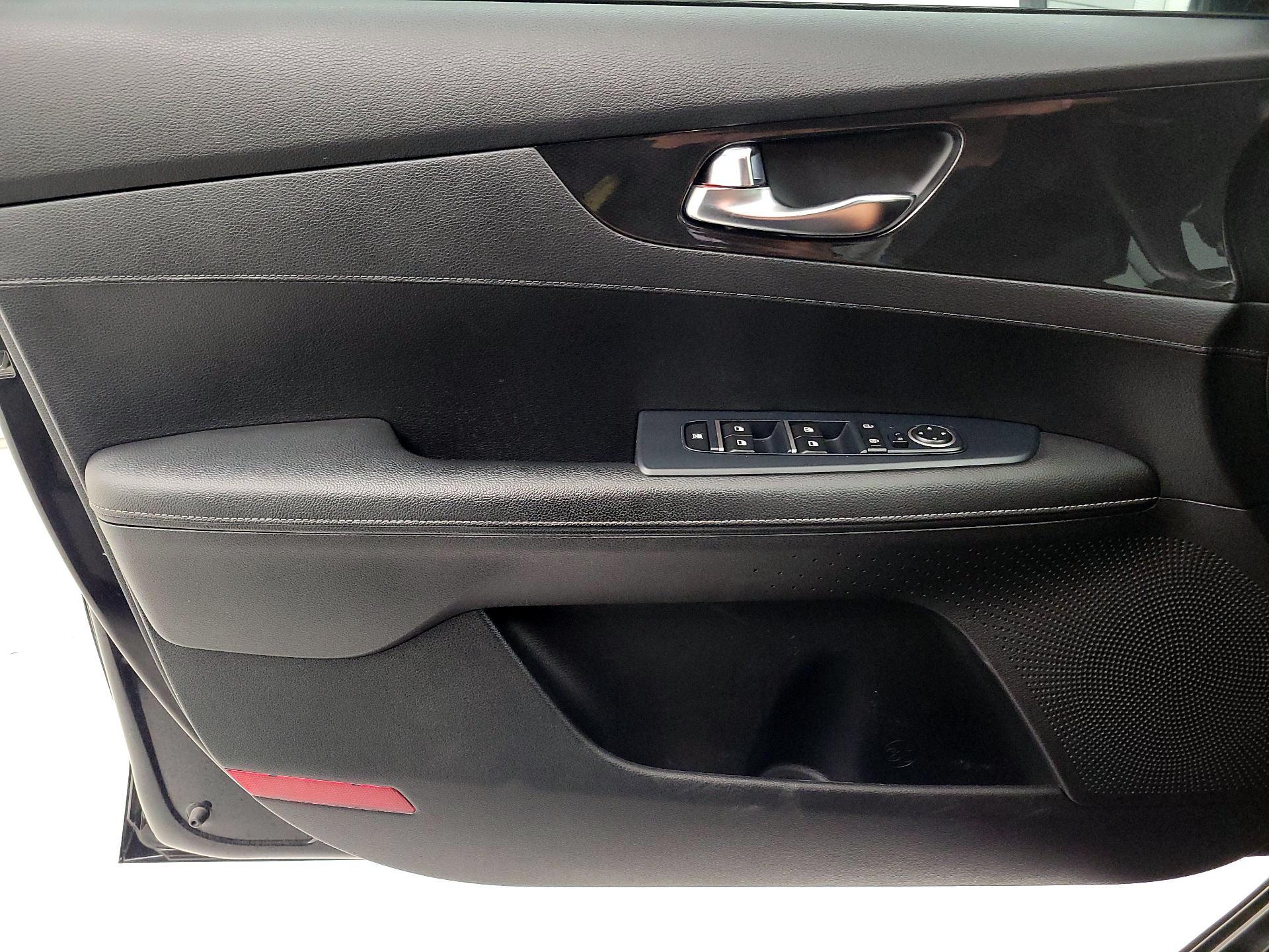 Thumbnail: 2020 Kia Forte - 12