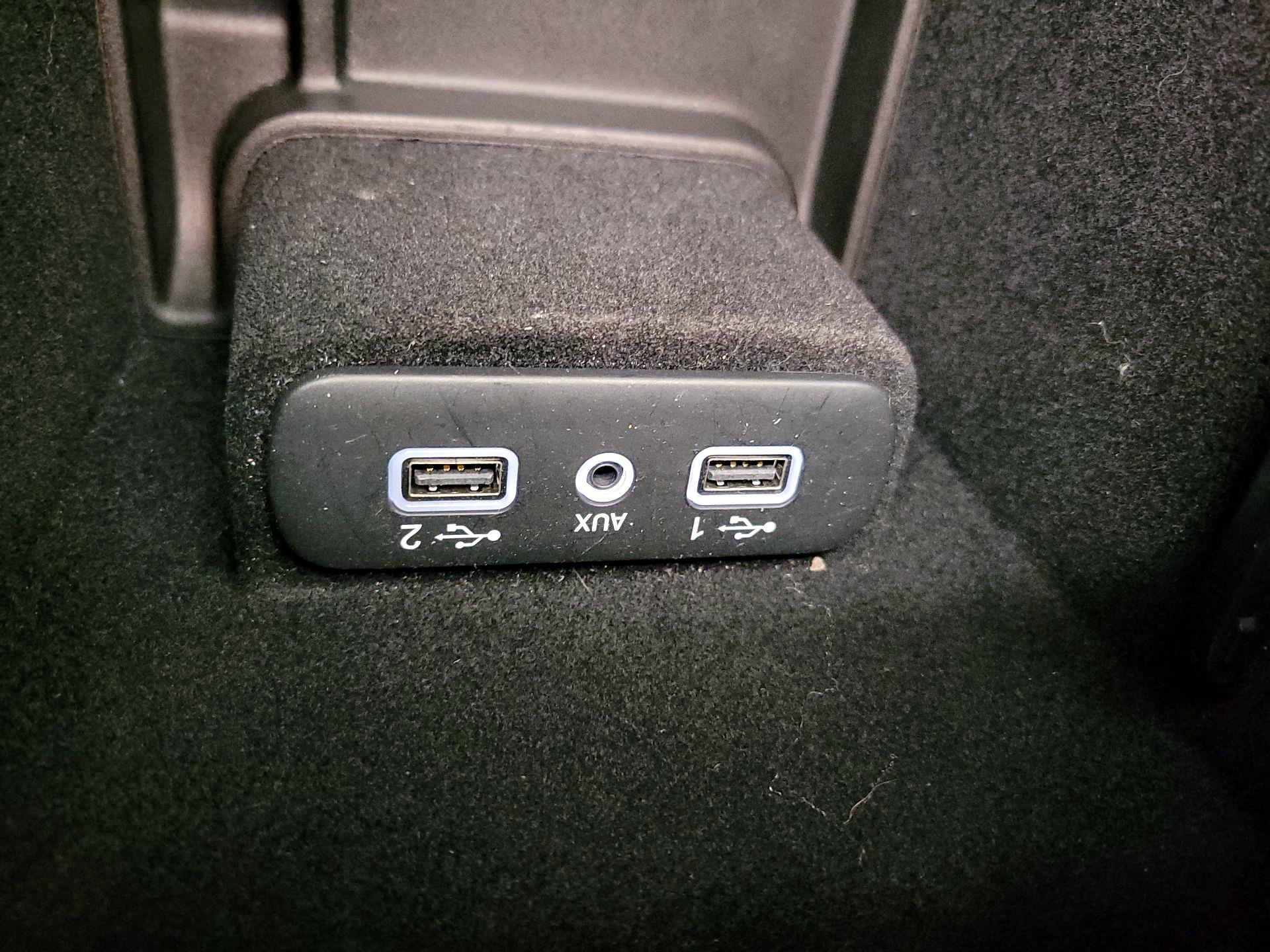 Thumbnail: 2020 Dodge Charger - 18