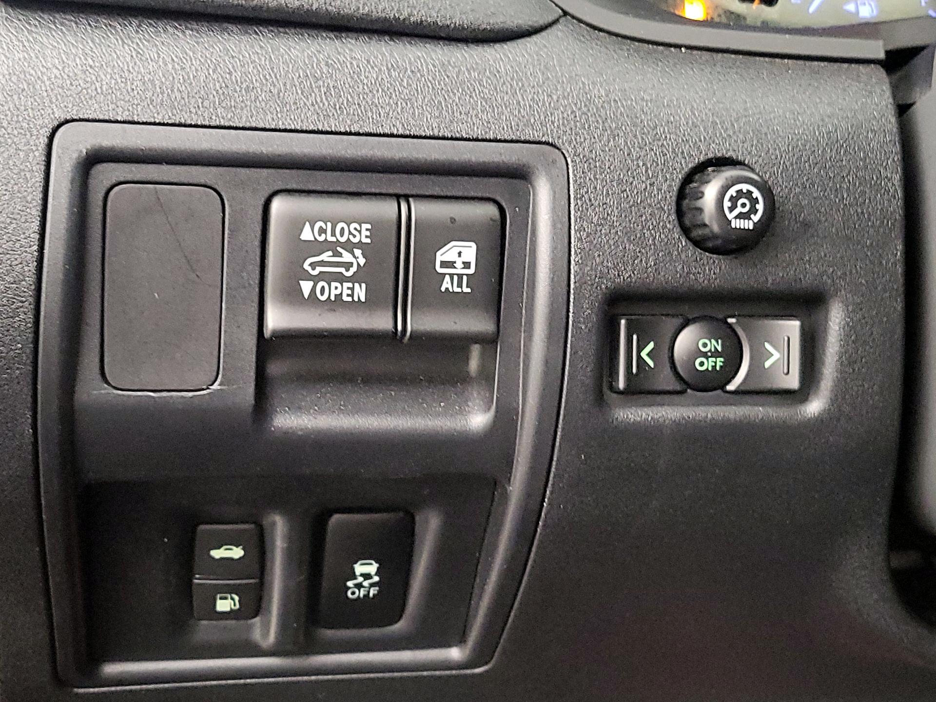 Thumbnail: 2014 Lexus IS - 13