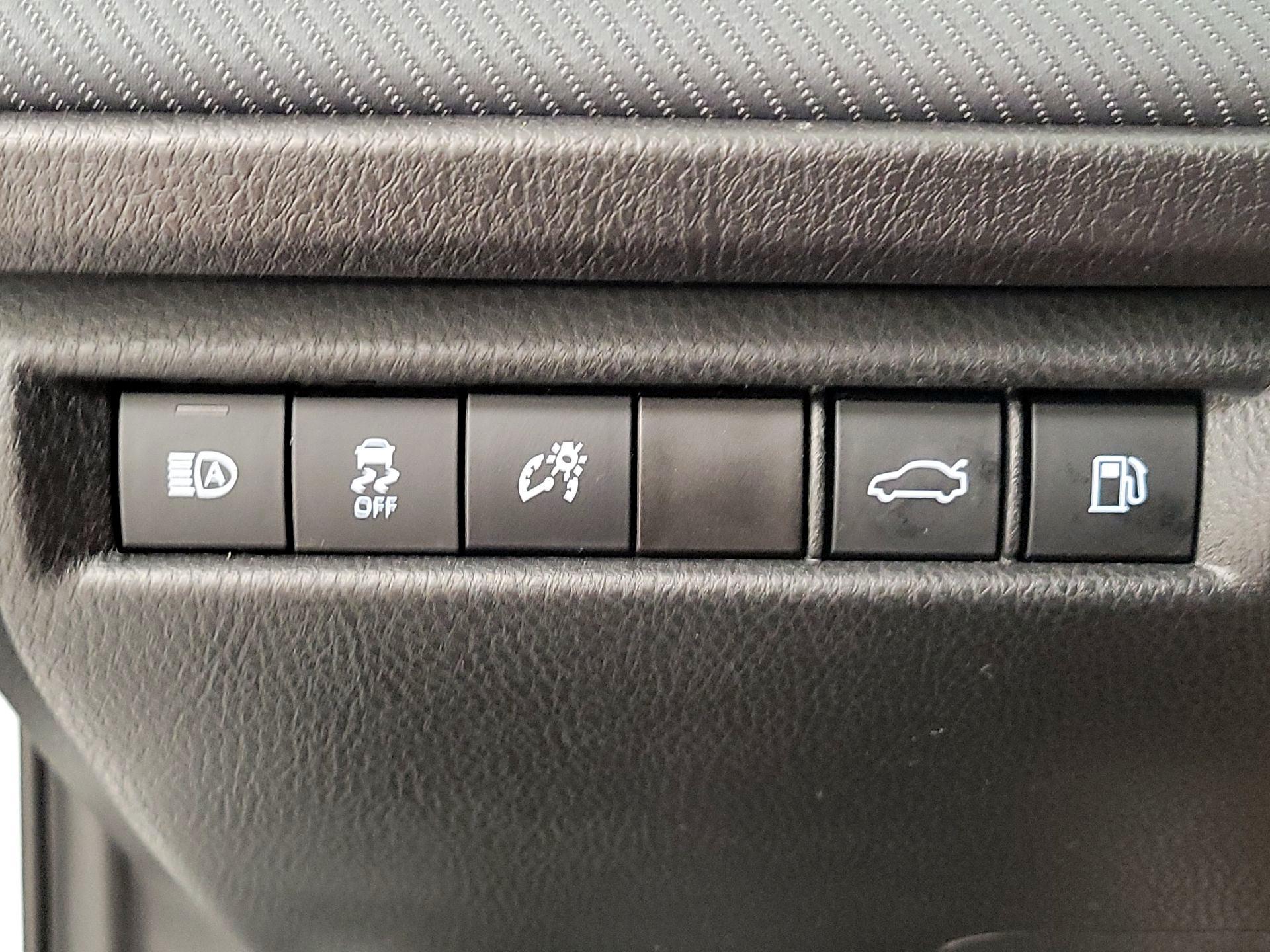 Thumbnail: 2025 Toyota Camry - 13