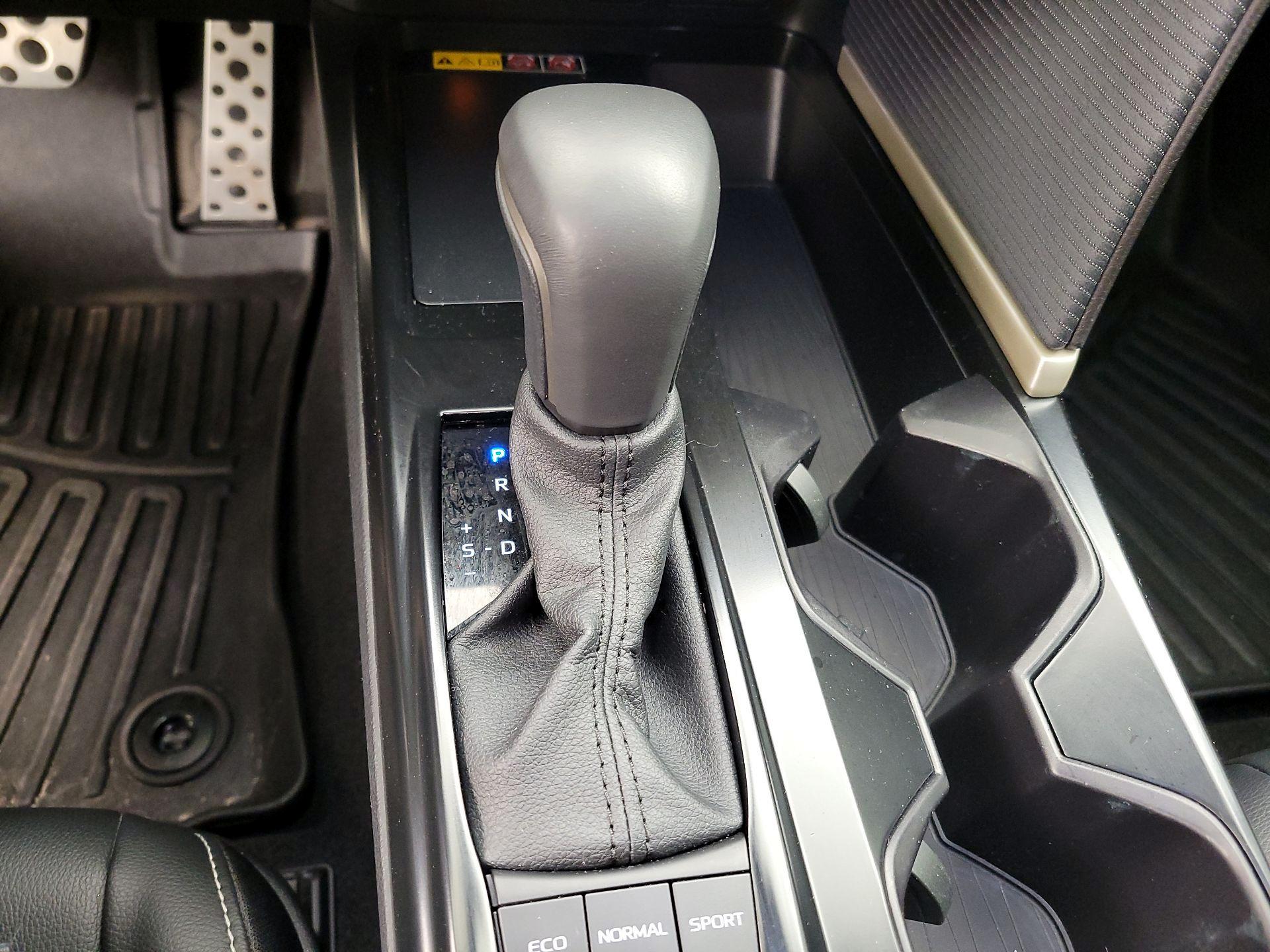 Thumbnail: 2025 Toyota Camry - 17