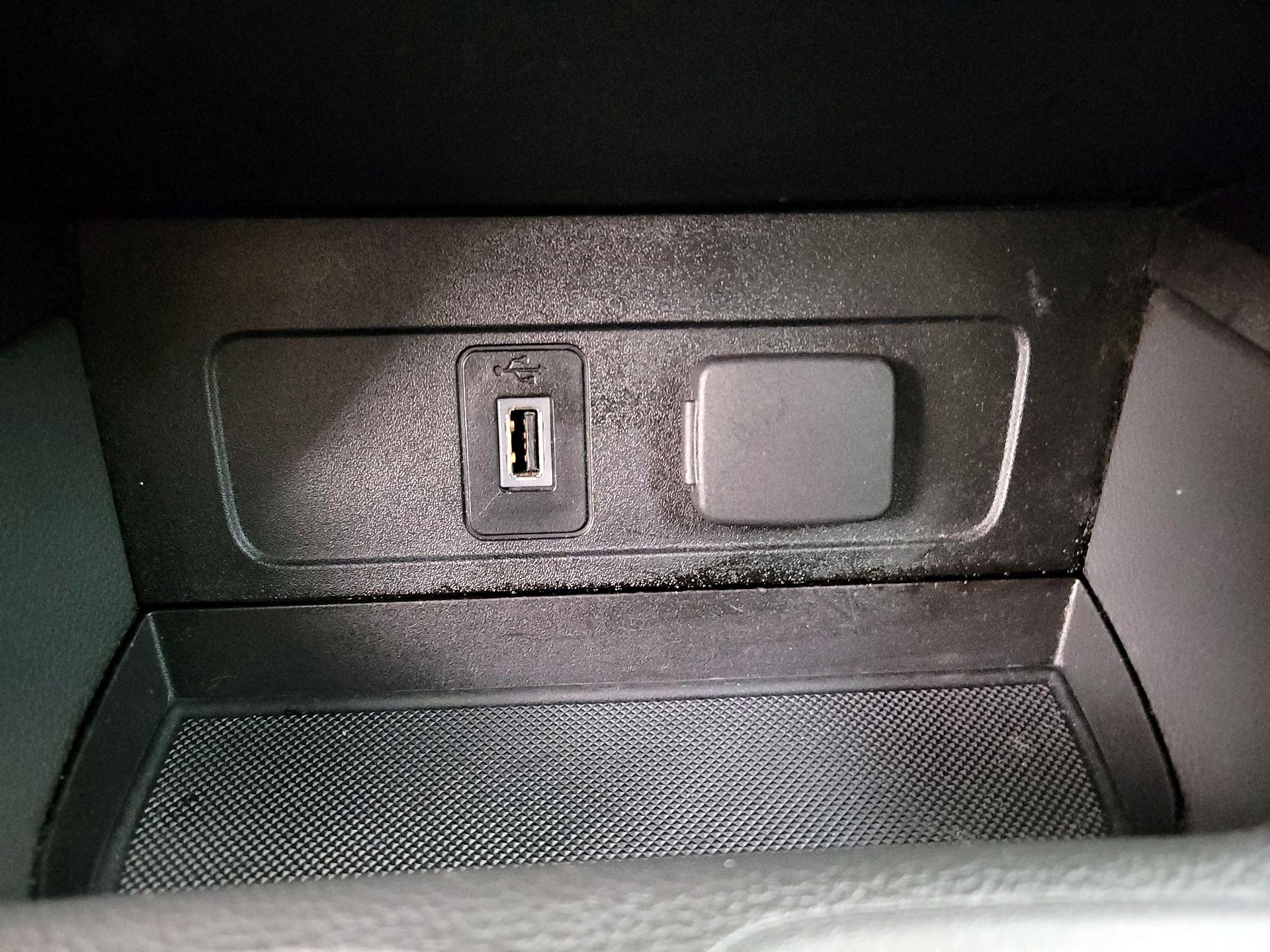 Thumbnail: 2017 Ford Escape - 18