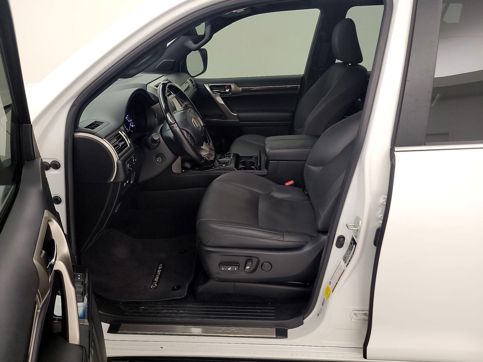 Thumbnail: 2020 Lexus GX - 11