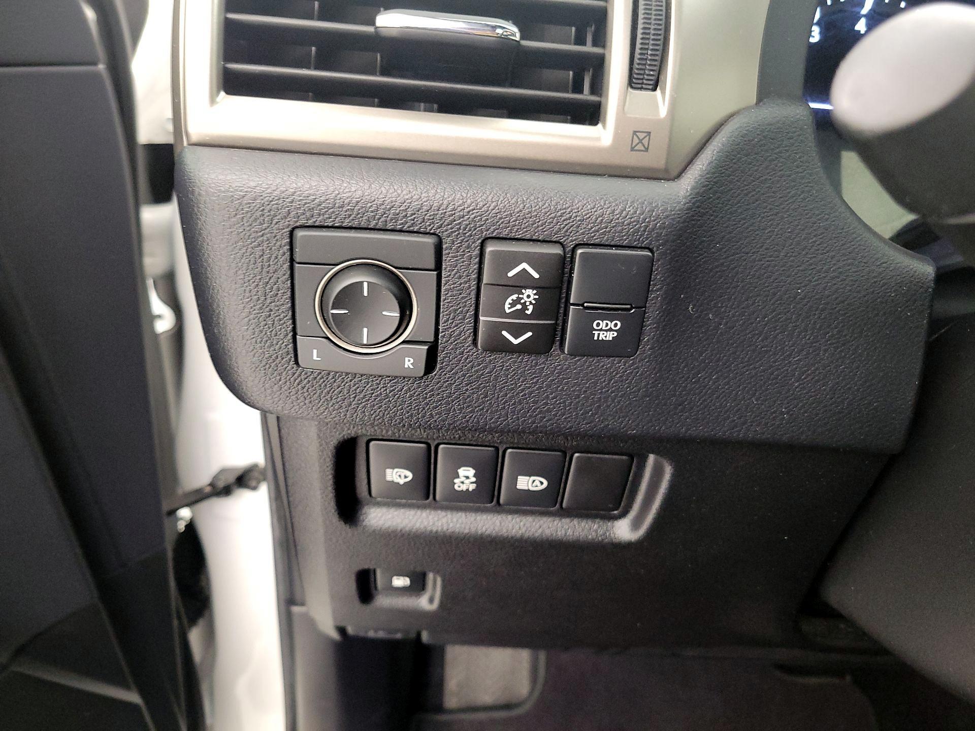 Thumbnail: 2020 Lexus GX - 13