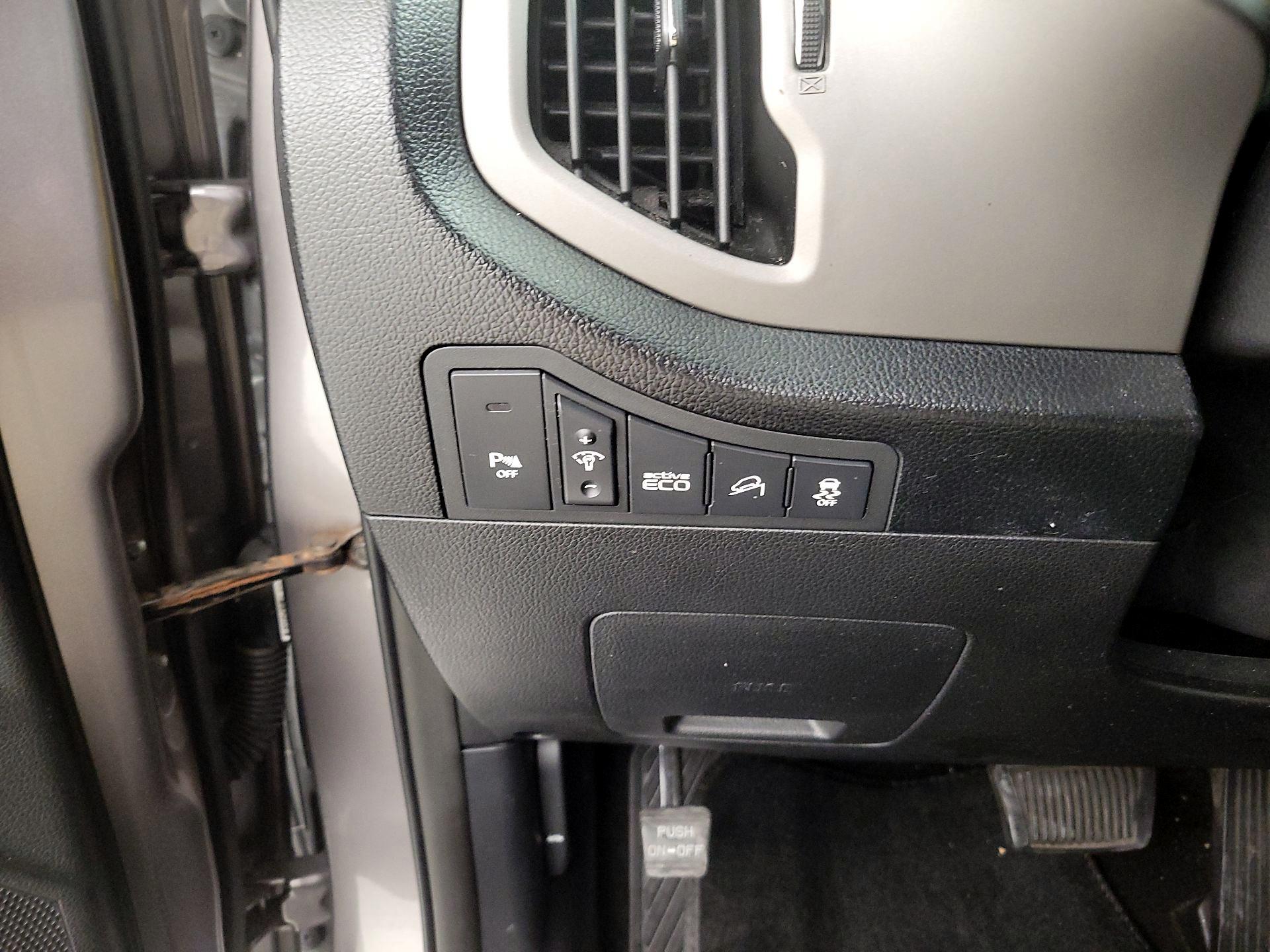 Thumbnail: 2014 Kia Sportage - 13