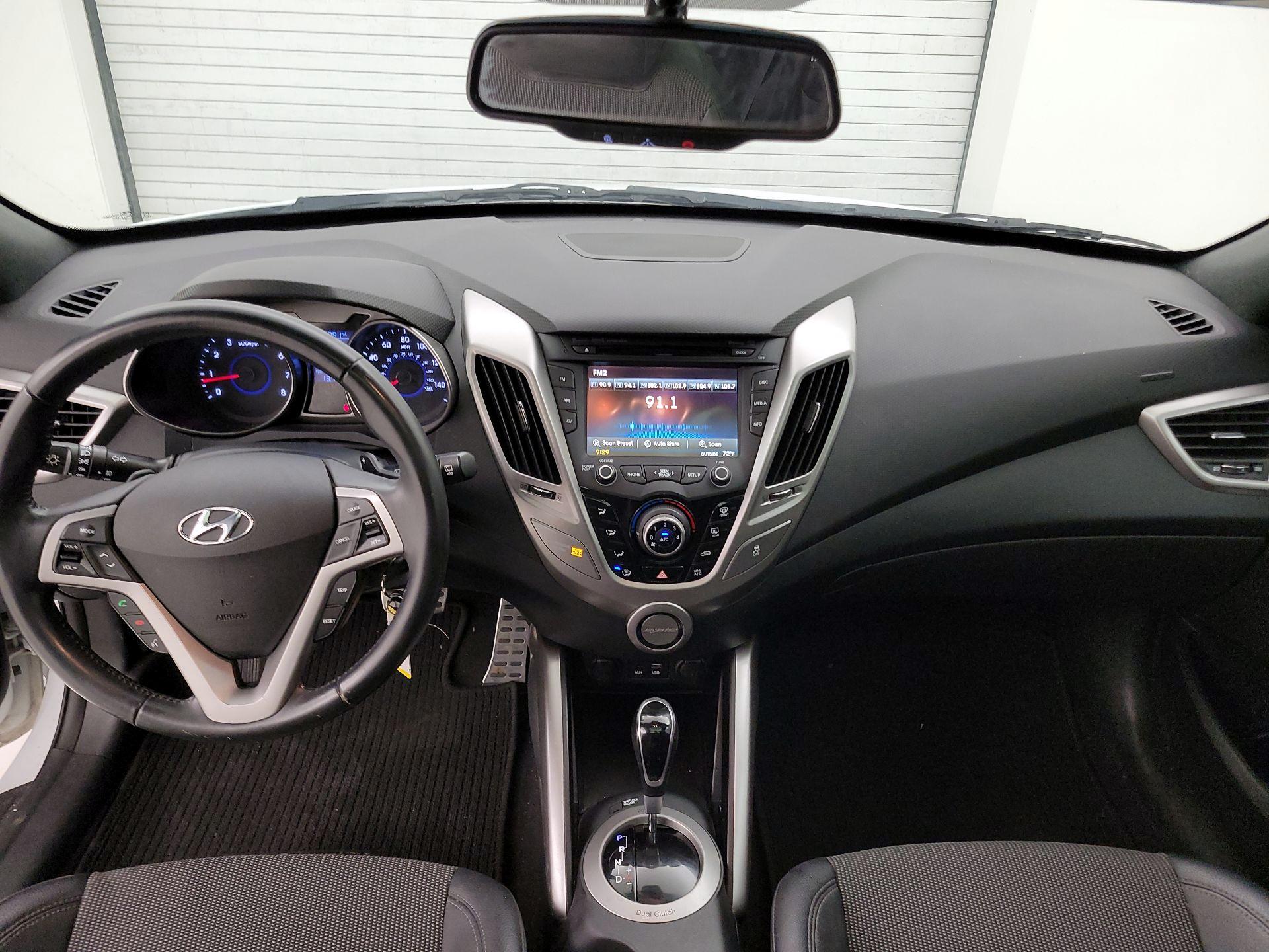 Thumbnail: 2016 Hyundai Veloster - 9