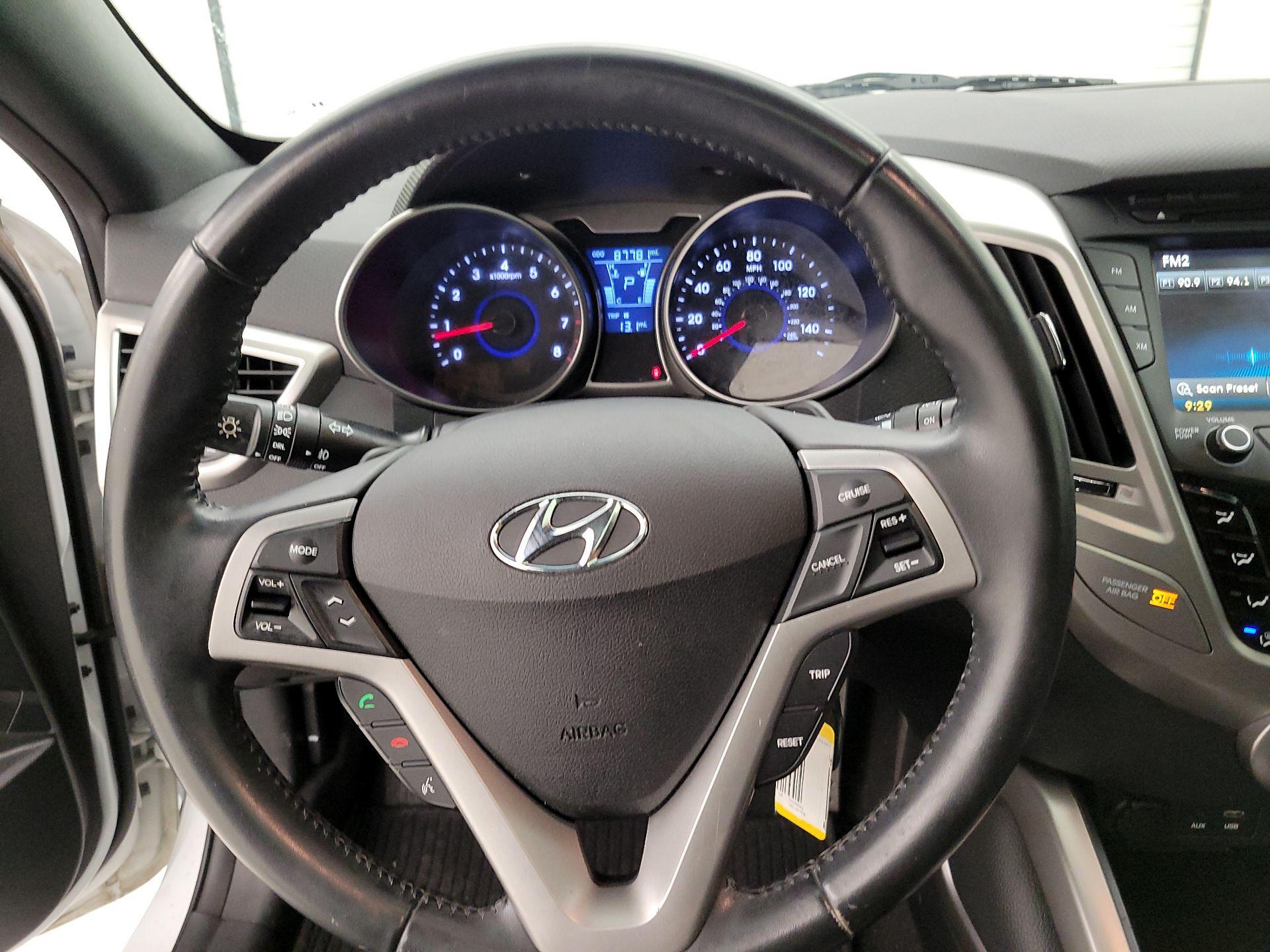 Thumbnail: 2016 Hyundai Veloster - 10