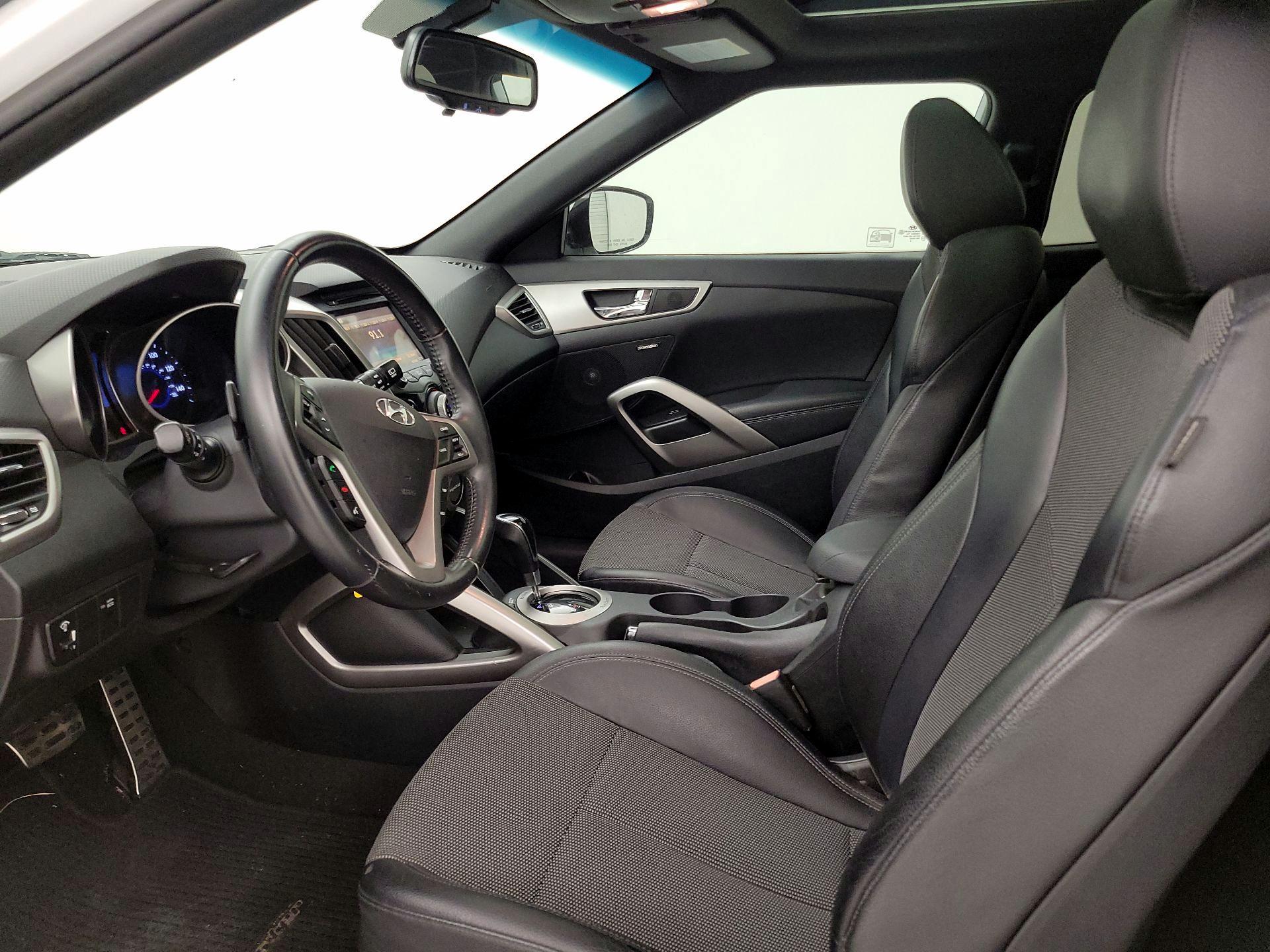 Thumbnail: 2016 Hyundai Veloster - 11