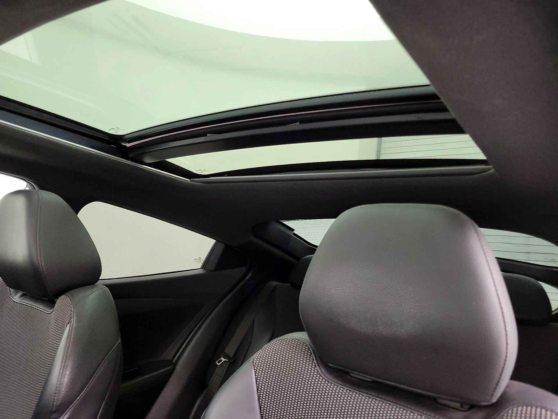 Thumbnail: 2016 Hyundai Veloster - 19